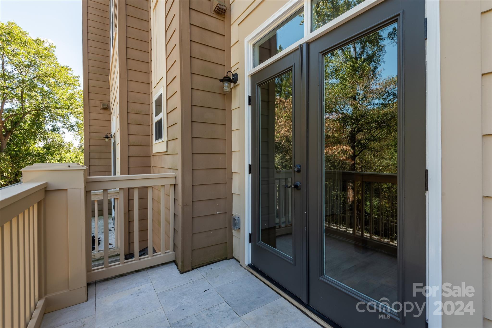 239 N Dotger Avenue Unit: F4