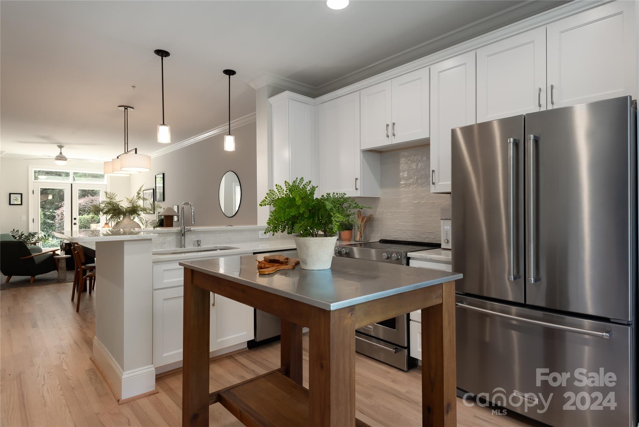 239 N Dotger Avenue Unit: F4
