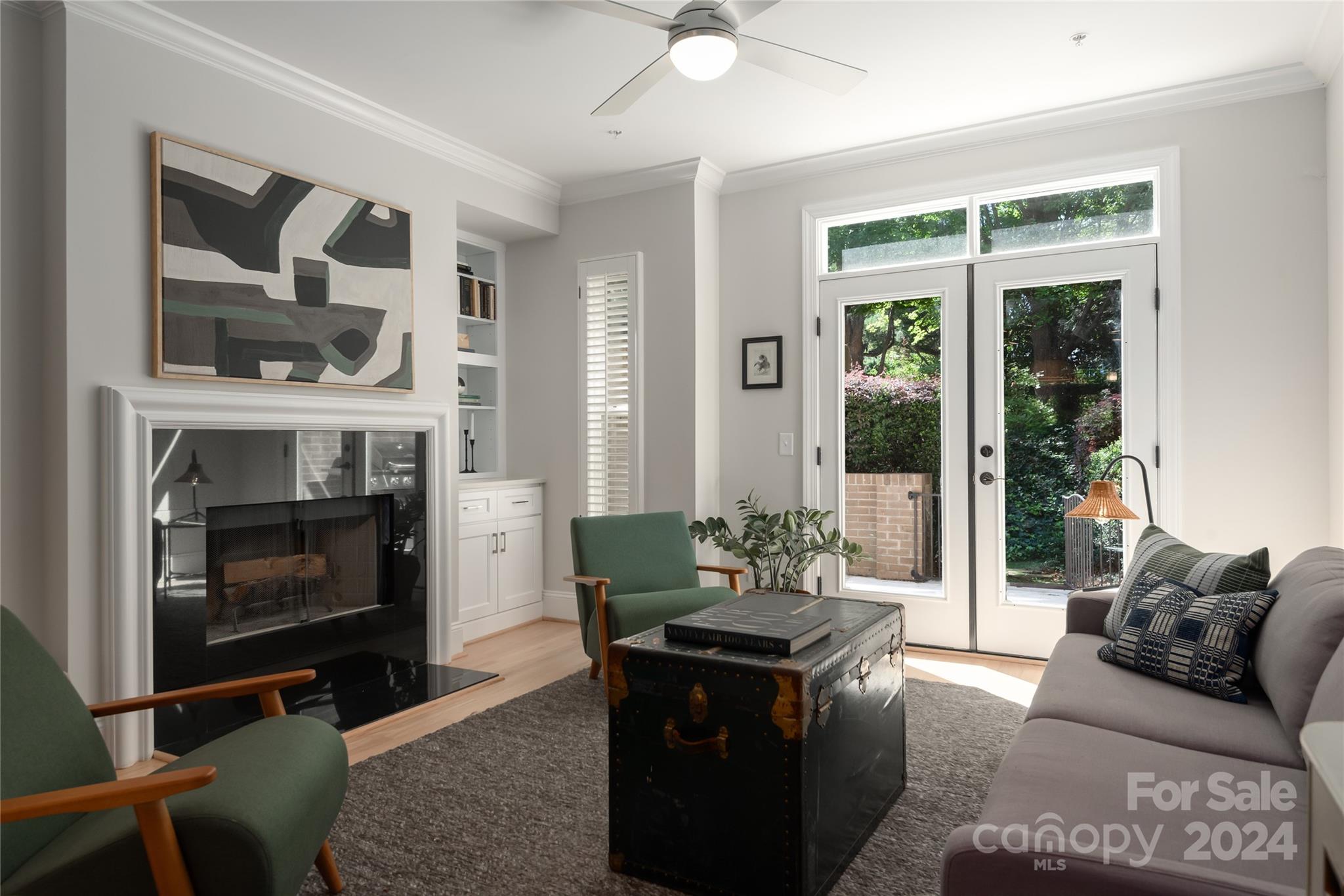 239 N Dotger Avenue Unit: F4