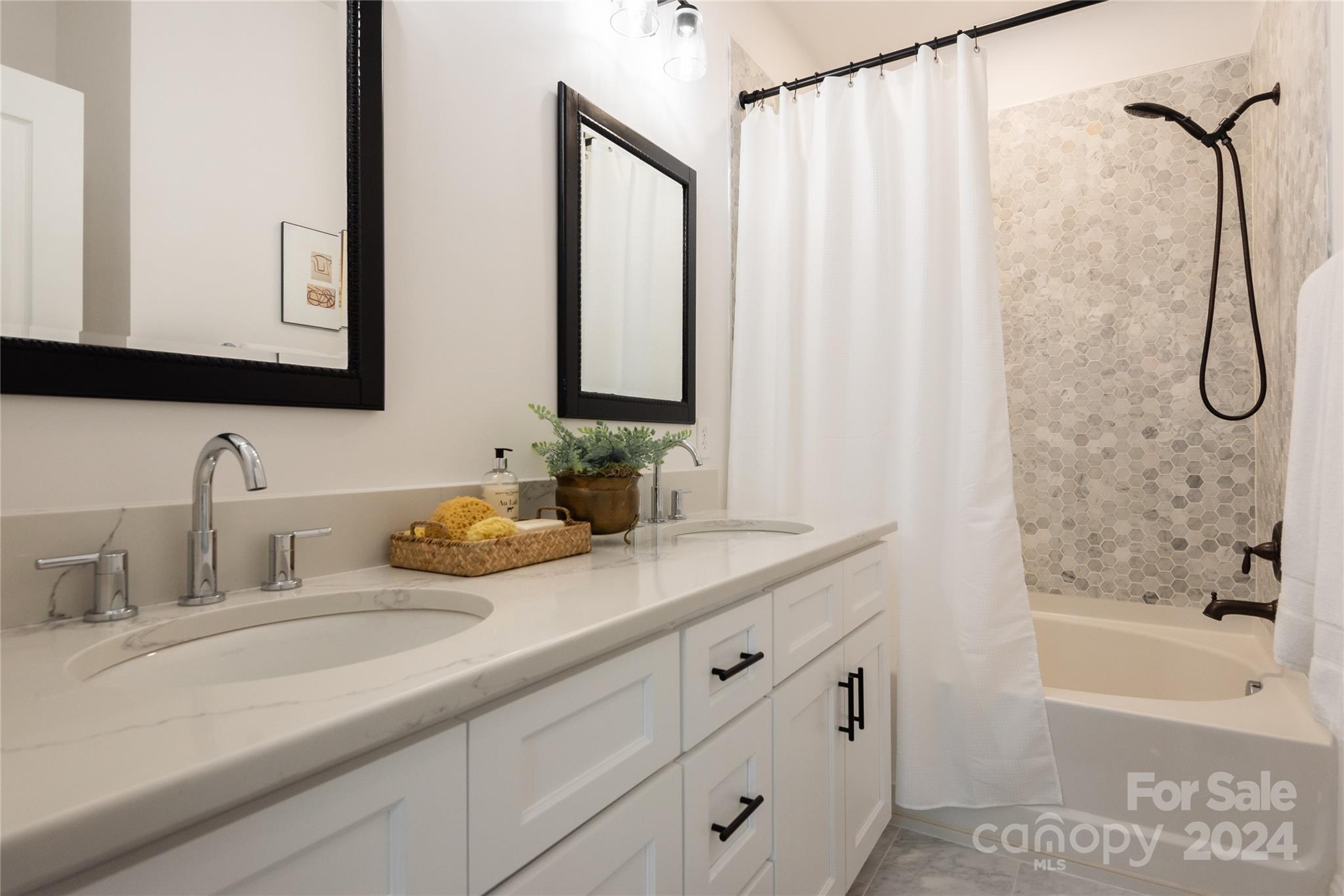 239 N Dotger Avenue Unit: F4