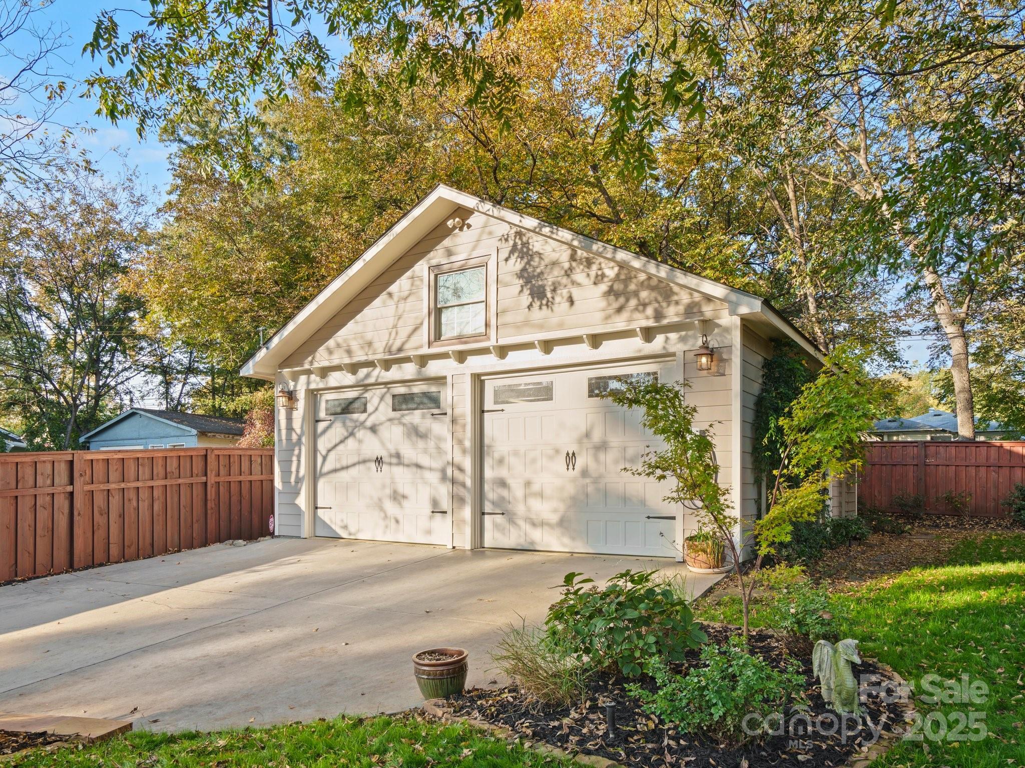 316 W Kingston Avenue