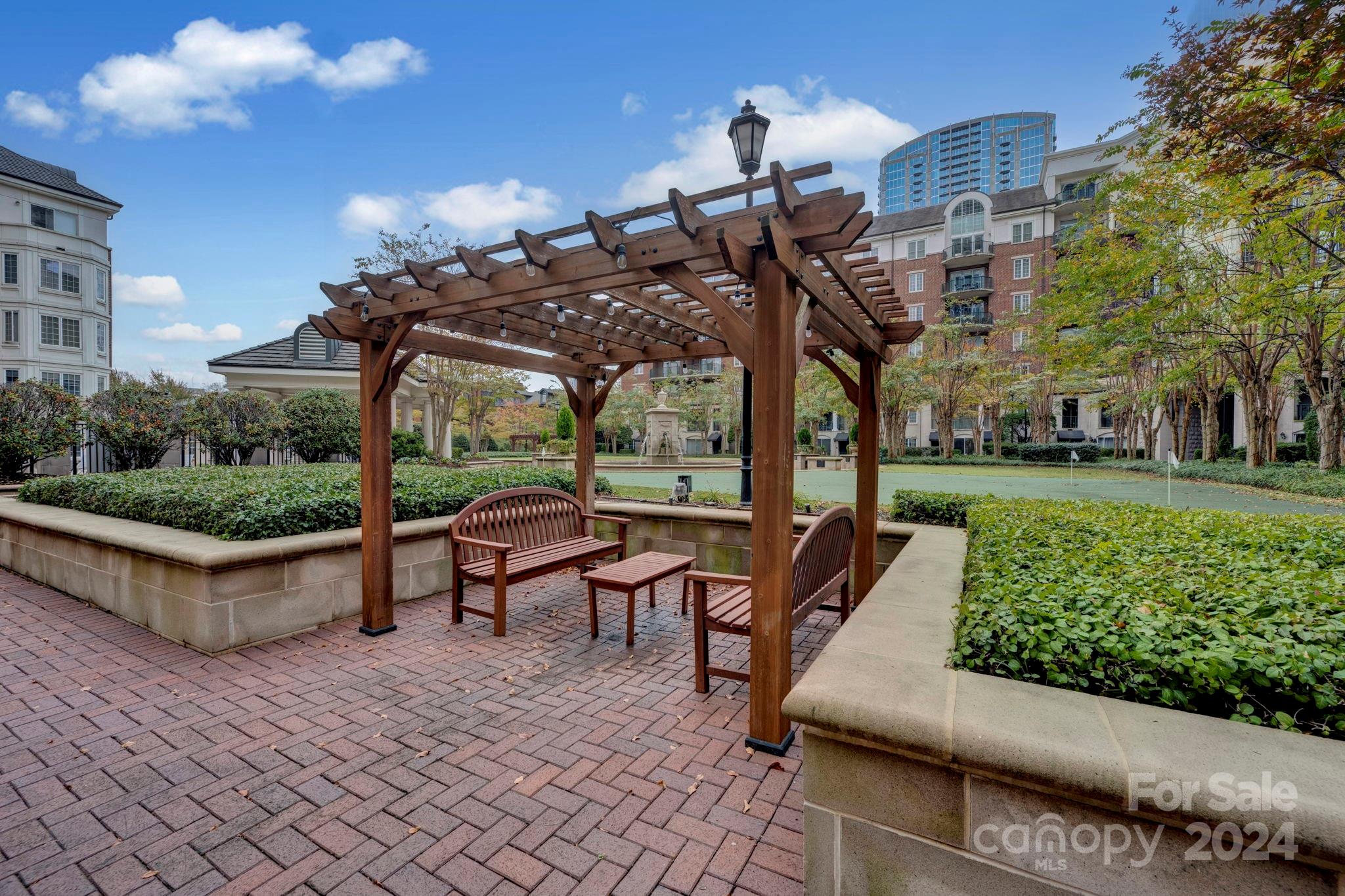 300 W 5th Street Unit: 416