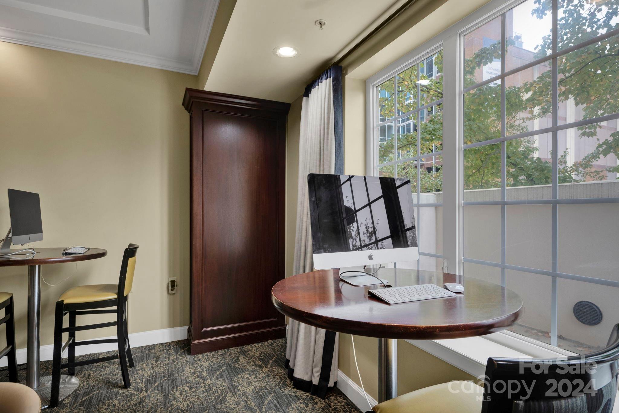 300 W 5th Street Unit: 416