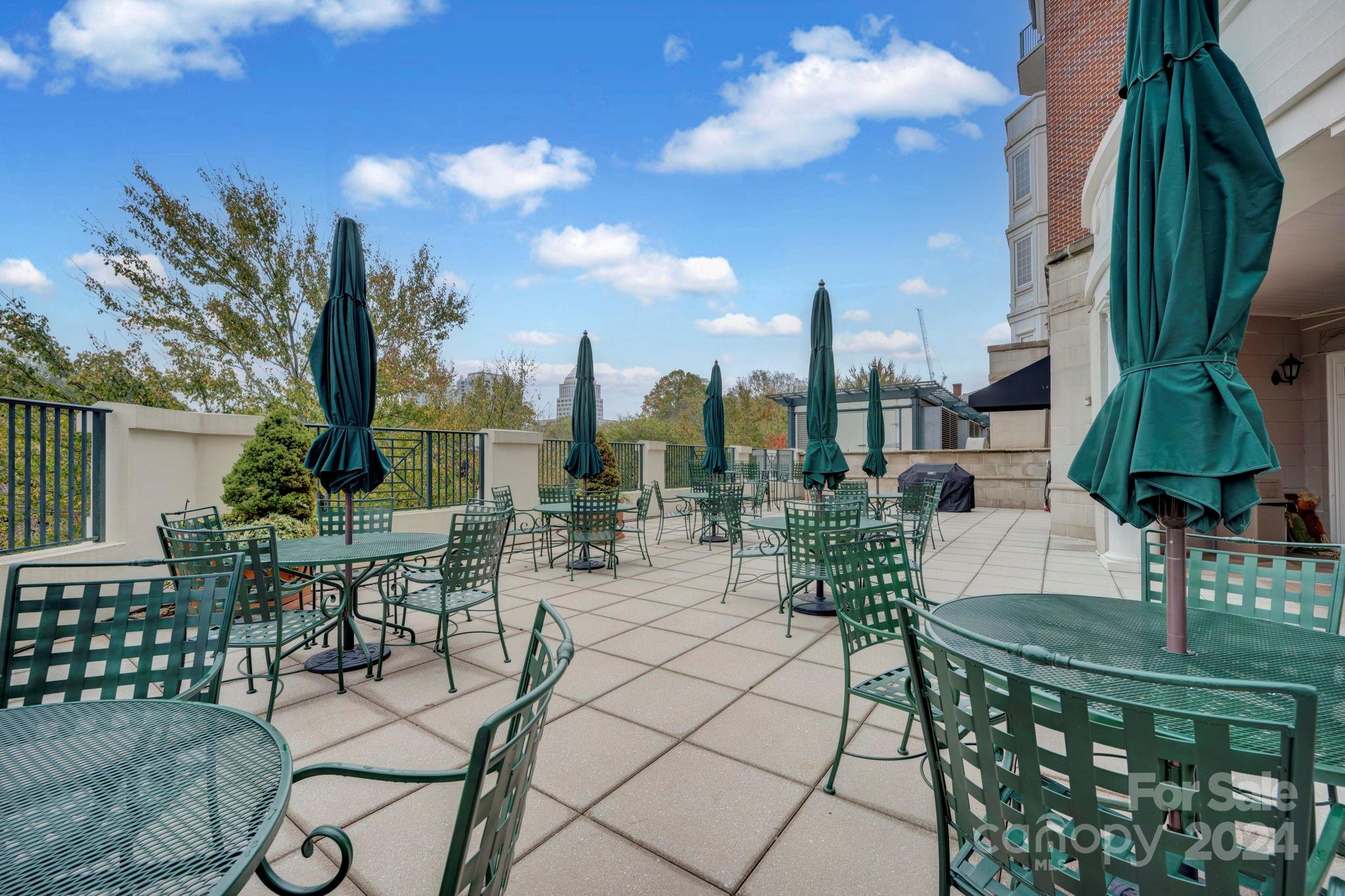 300 W 5th Street Unit: 416