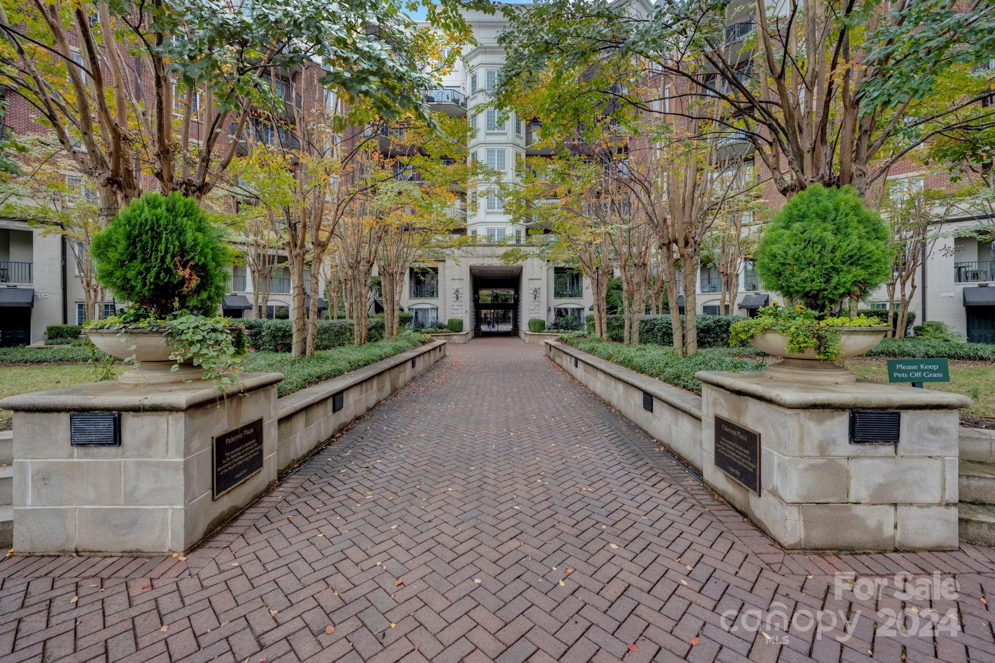 300 W 5th Street Unit: 416