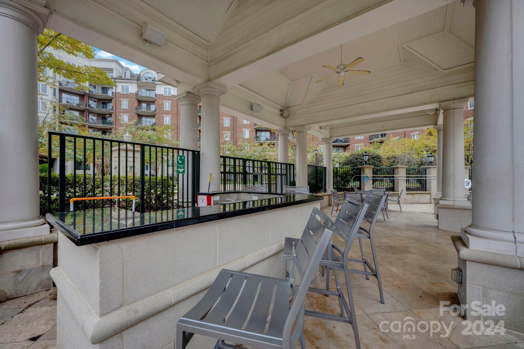 300 W 5th Street Unit: 416