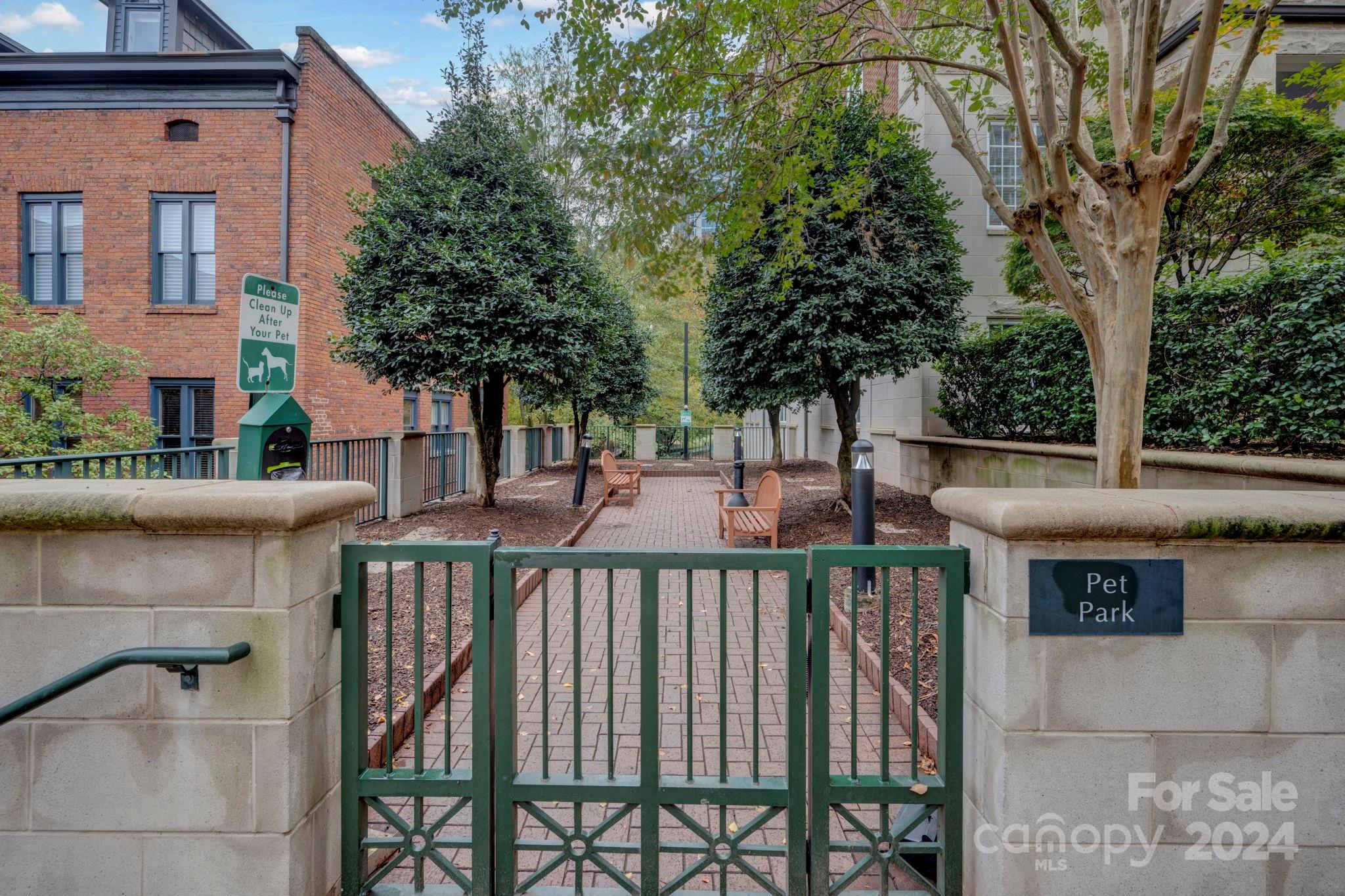 300 W 5th Street Unit: 416