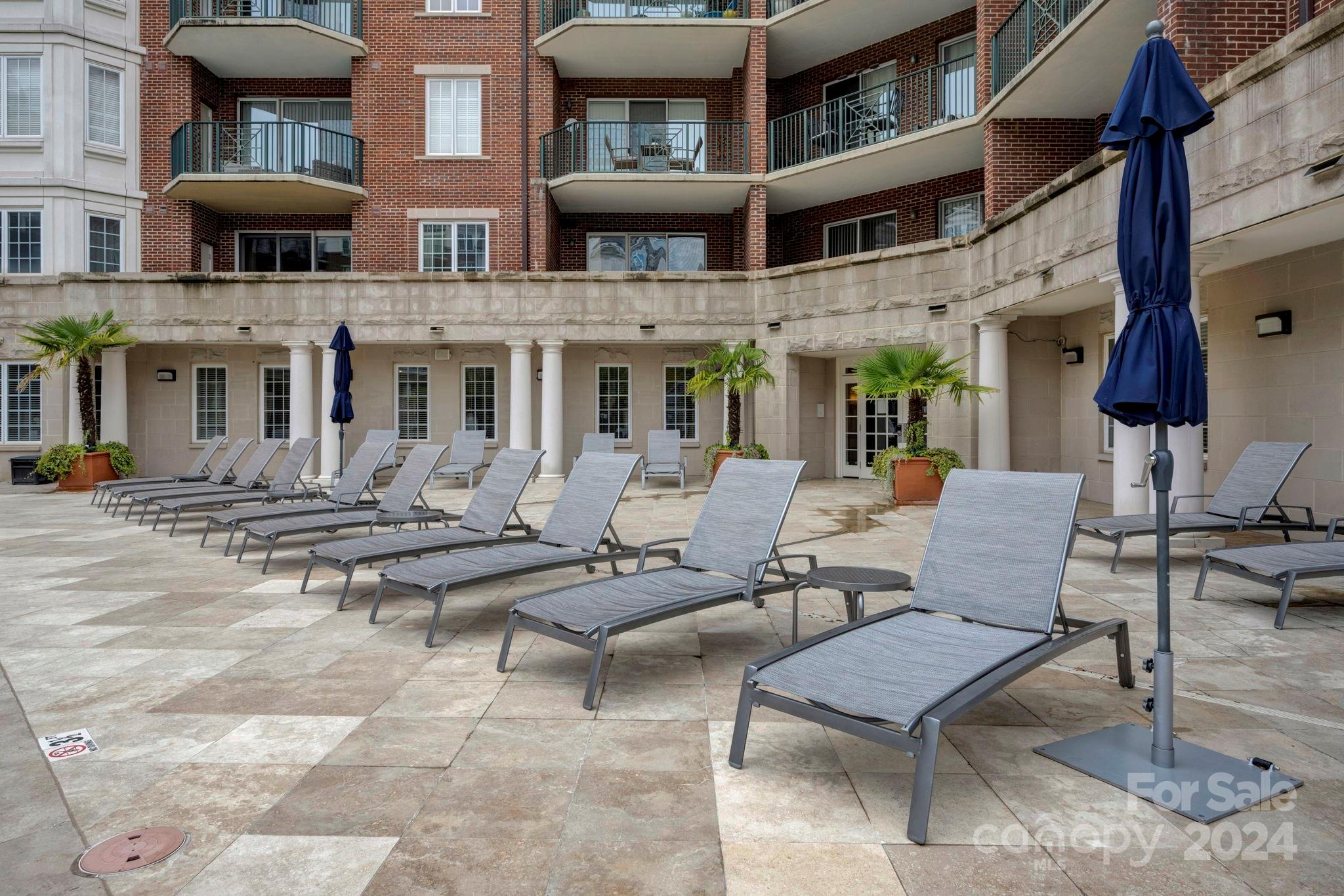 300 W 5th Street Unit: 416