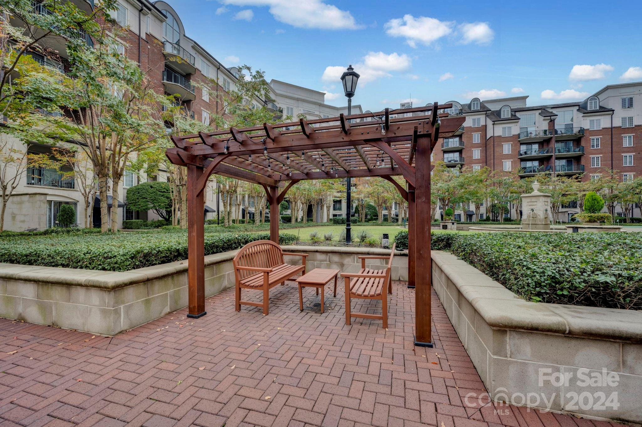 300 W 5th Street Unit: 416