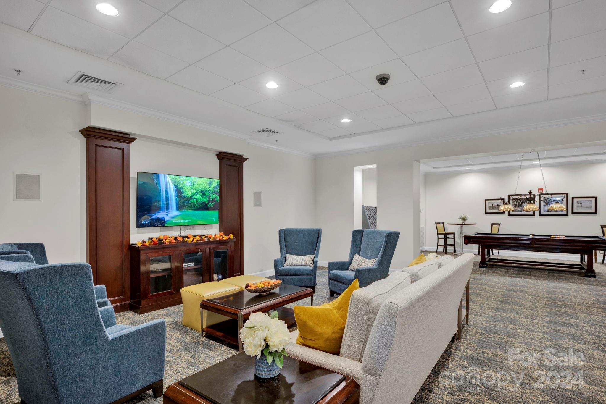 300 W 5th Street Unit: 416