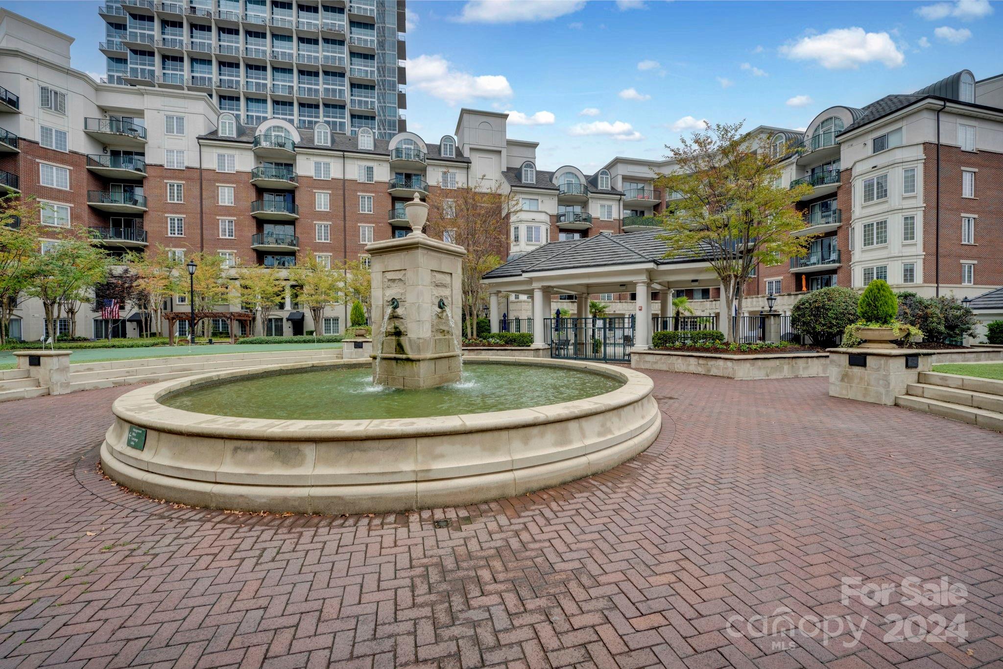 300 W 5th Street Unit: 416