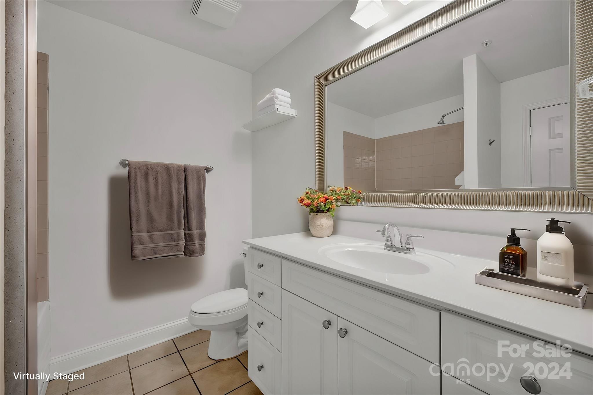 300 W 5th Street Unit: 416