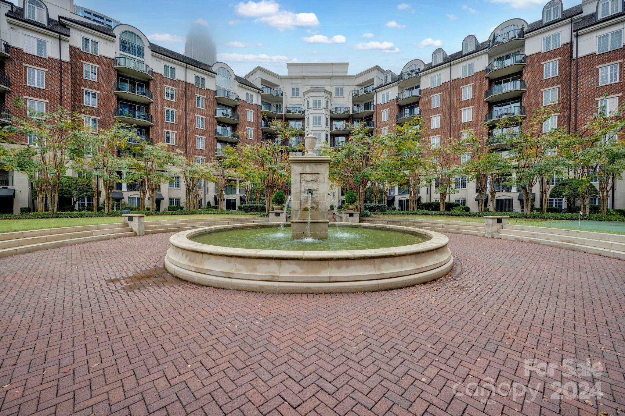 300 W 5th Street Unit: 416
