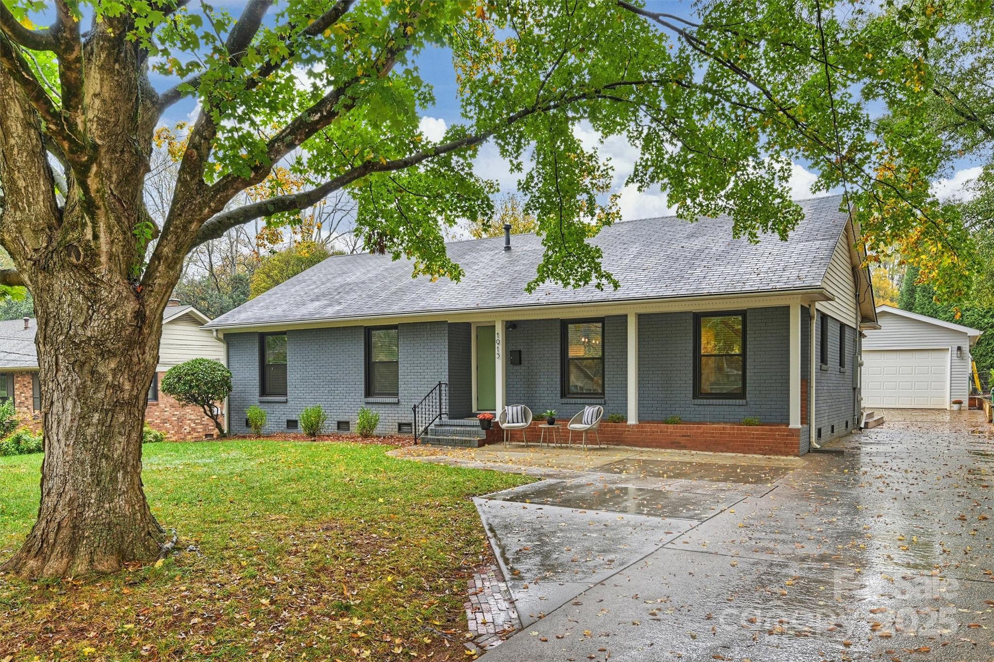 1915 Wedgedale Drive