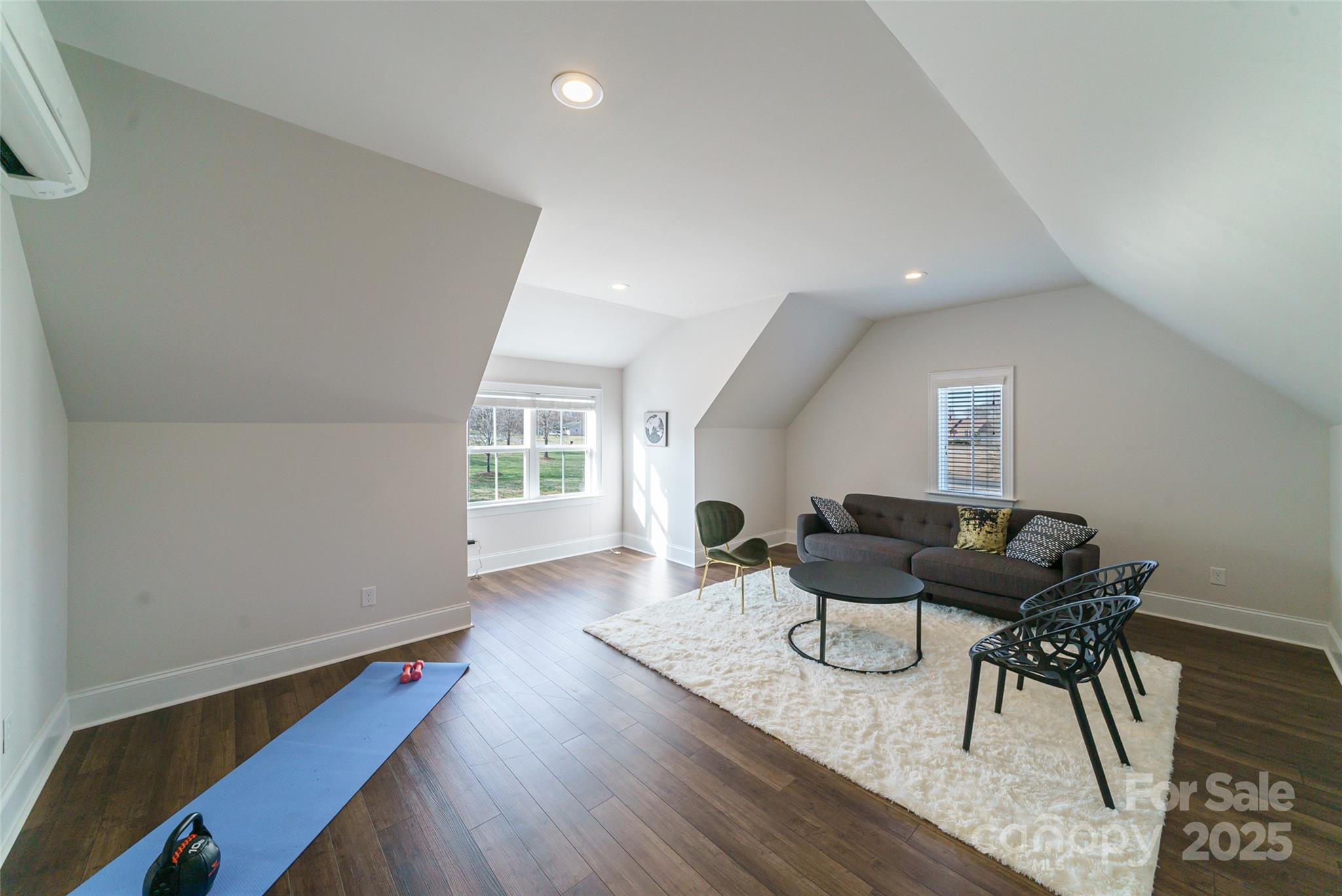 1209 Highway 218 W