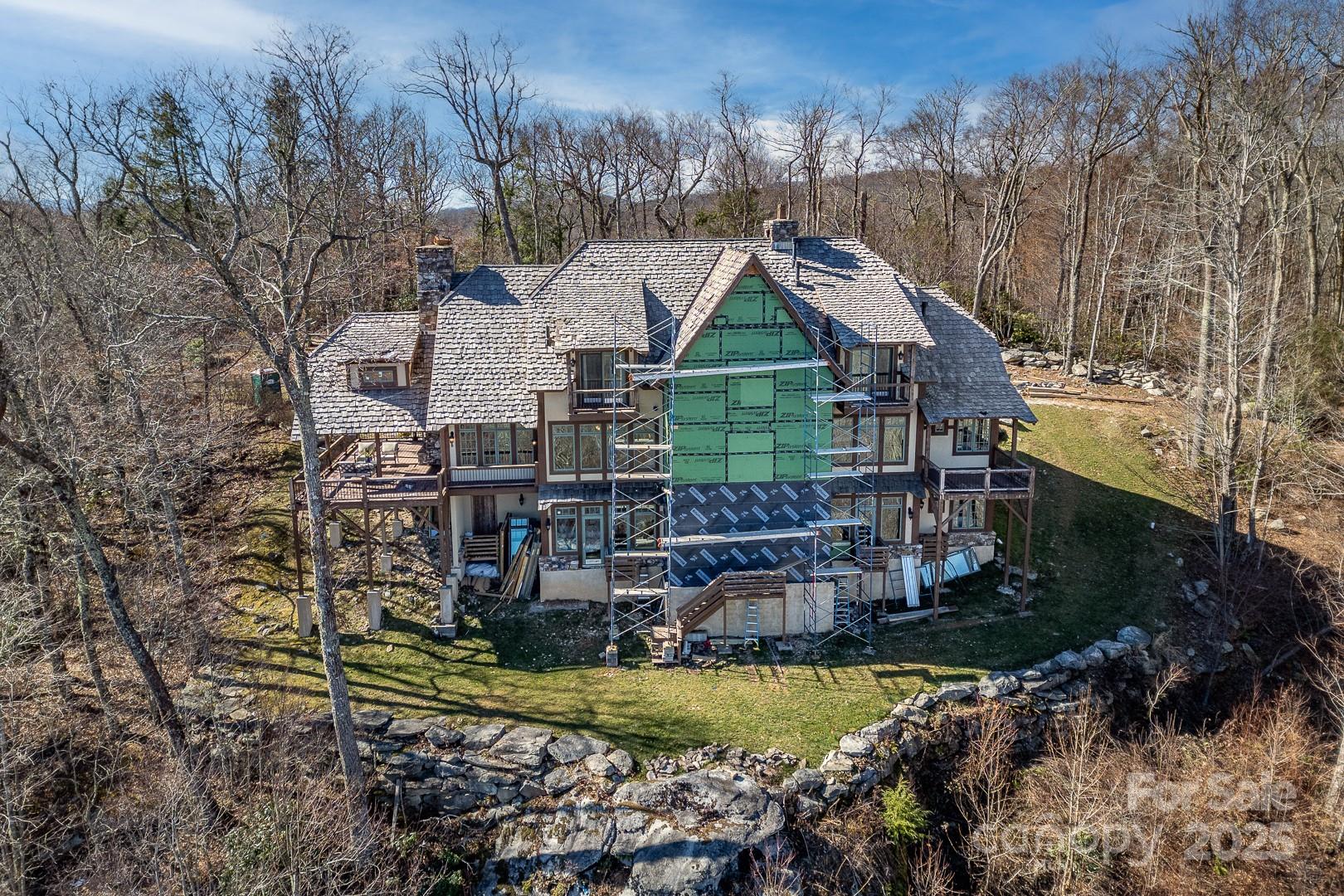 628 Rock Ledge Lane