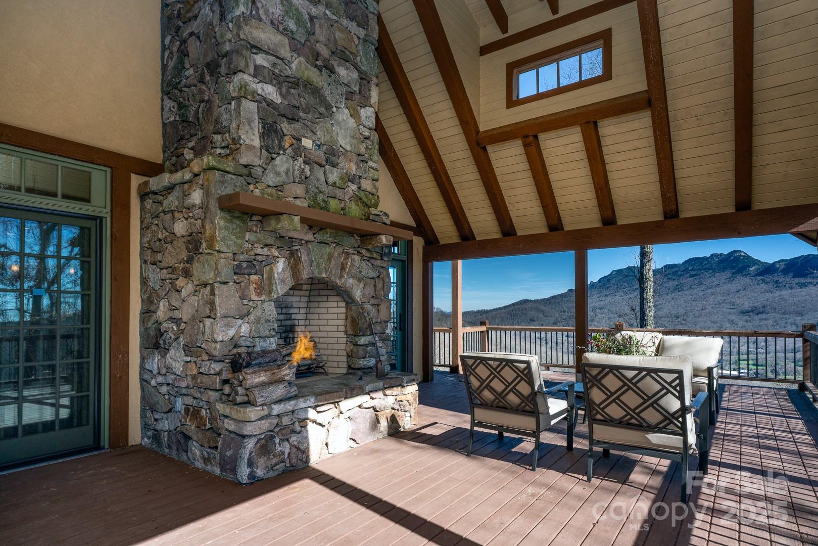 628 Rock Ledge Lane