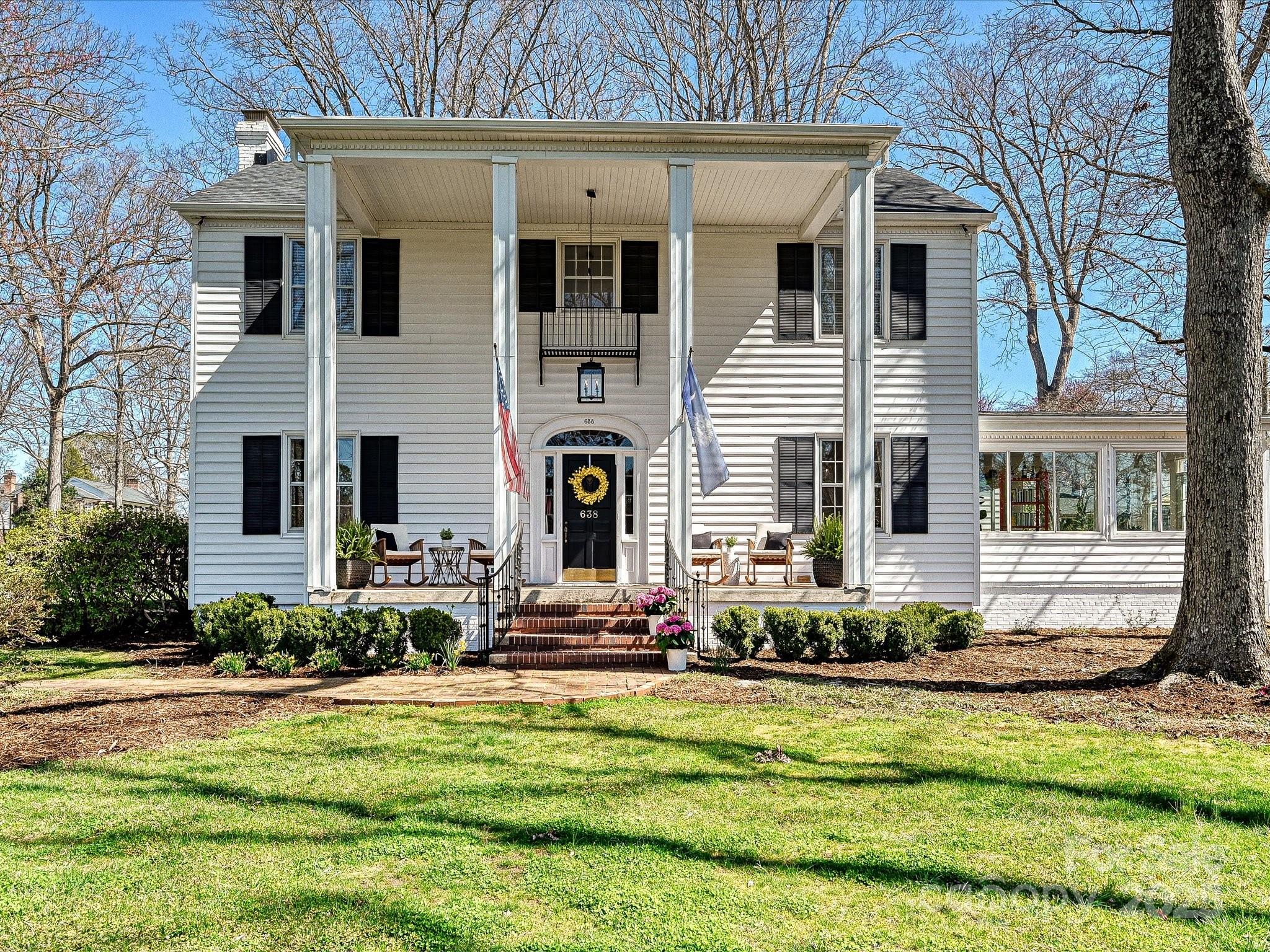 638 Forest Lane