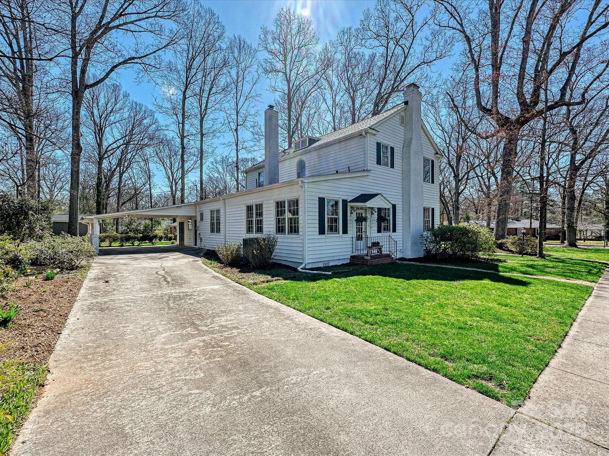 638 Forest Lane