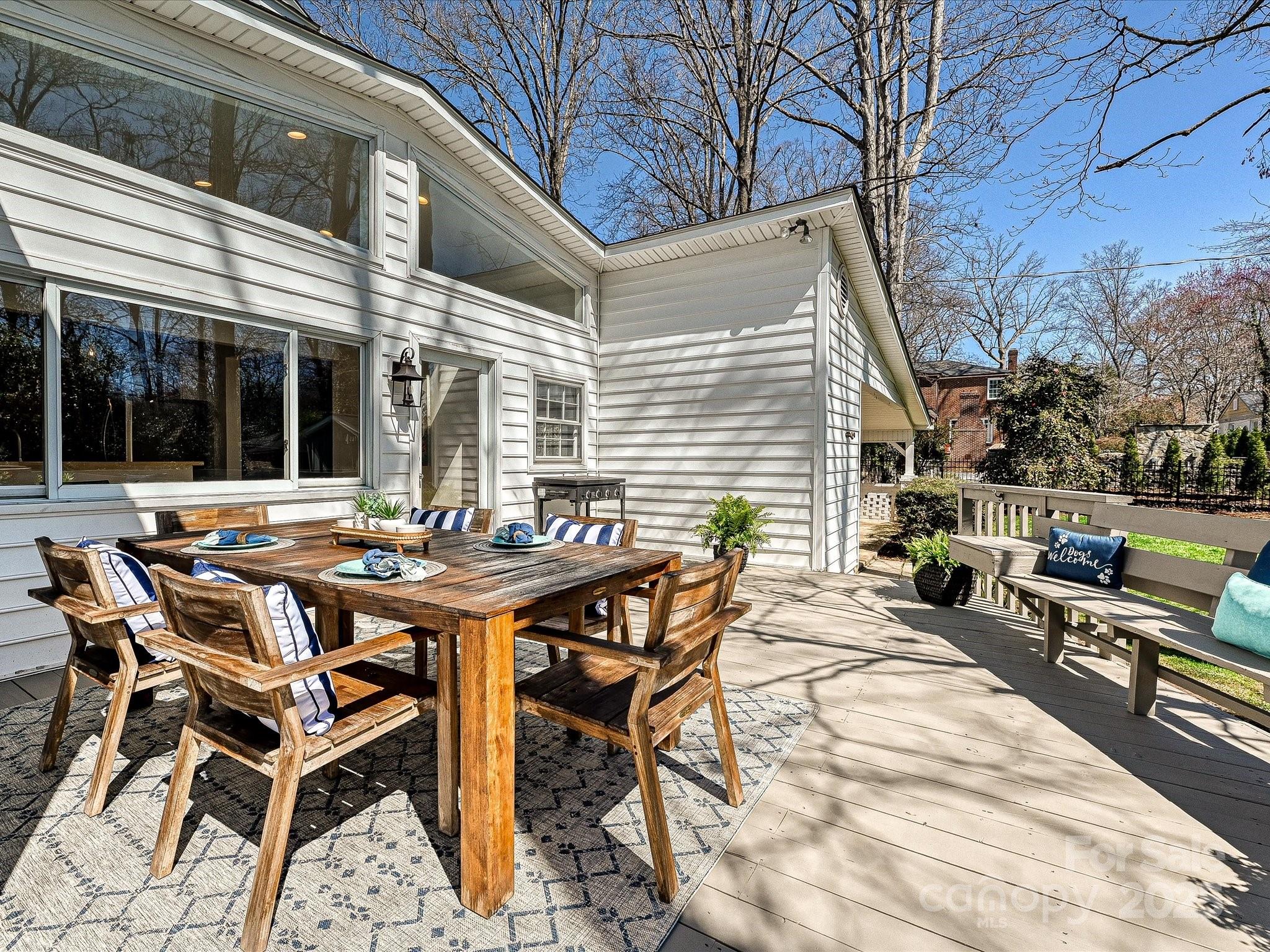 638 Forest Lane