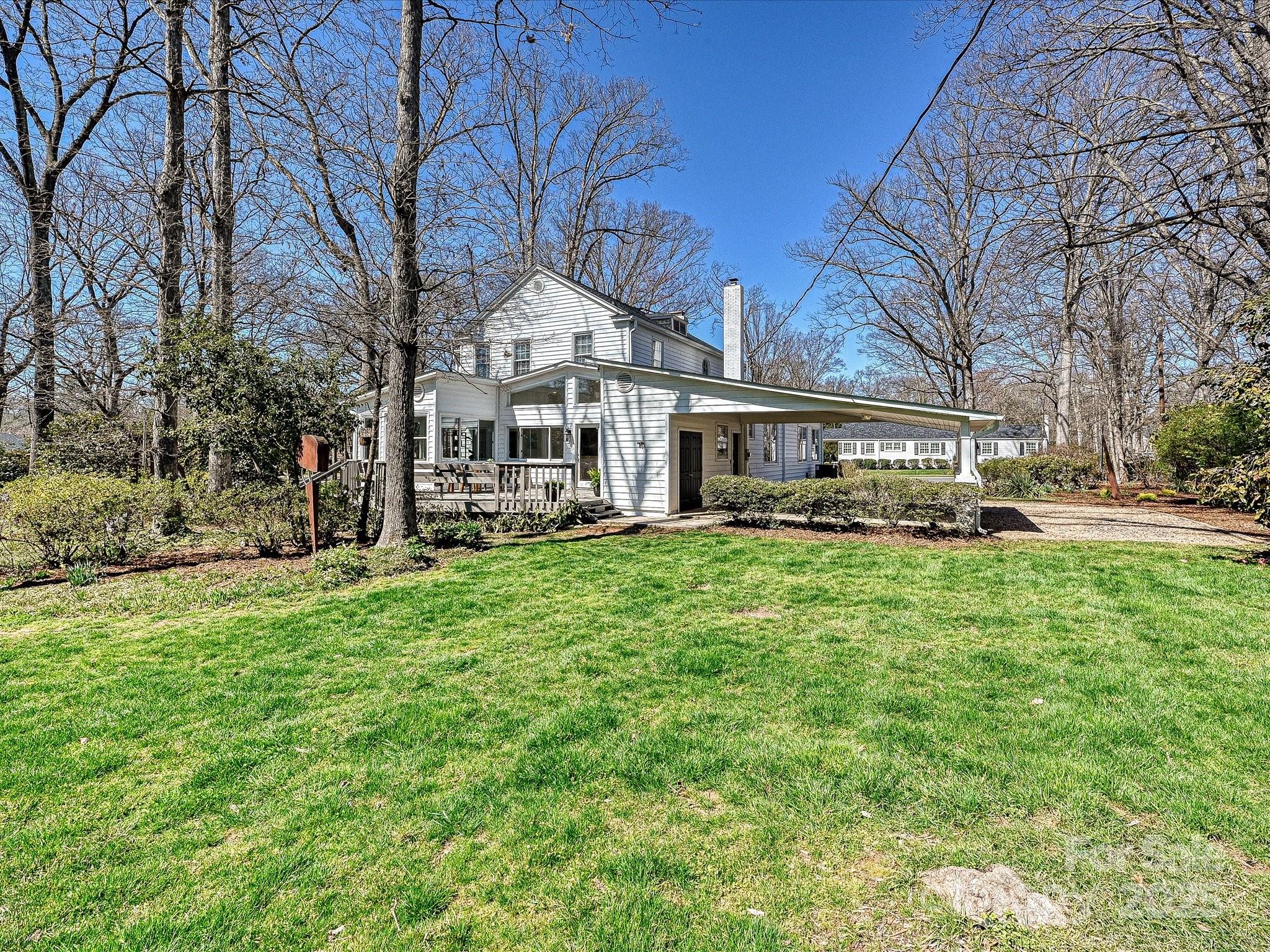 638 Forest Lane
