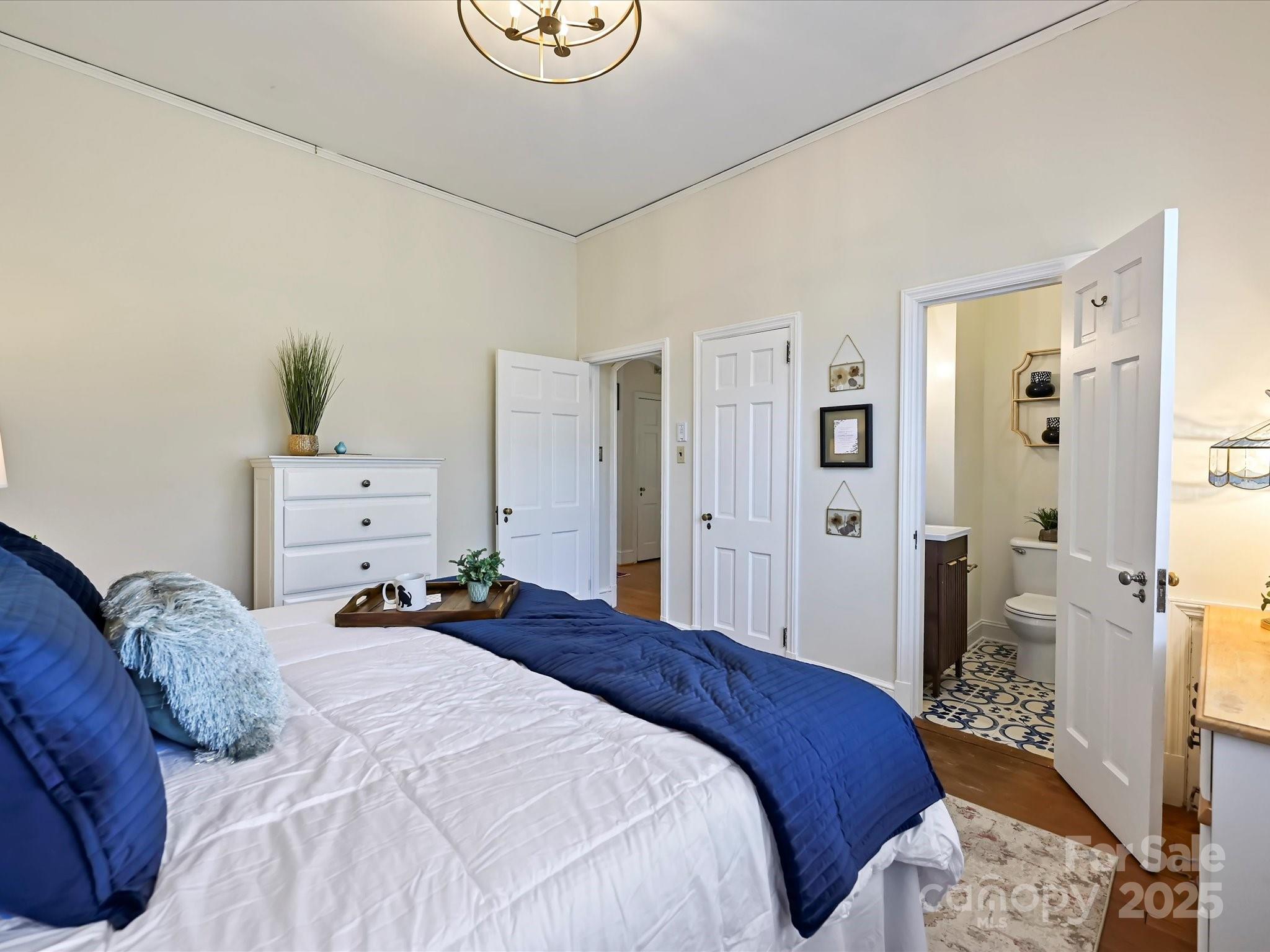 638 Forest Lane