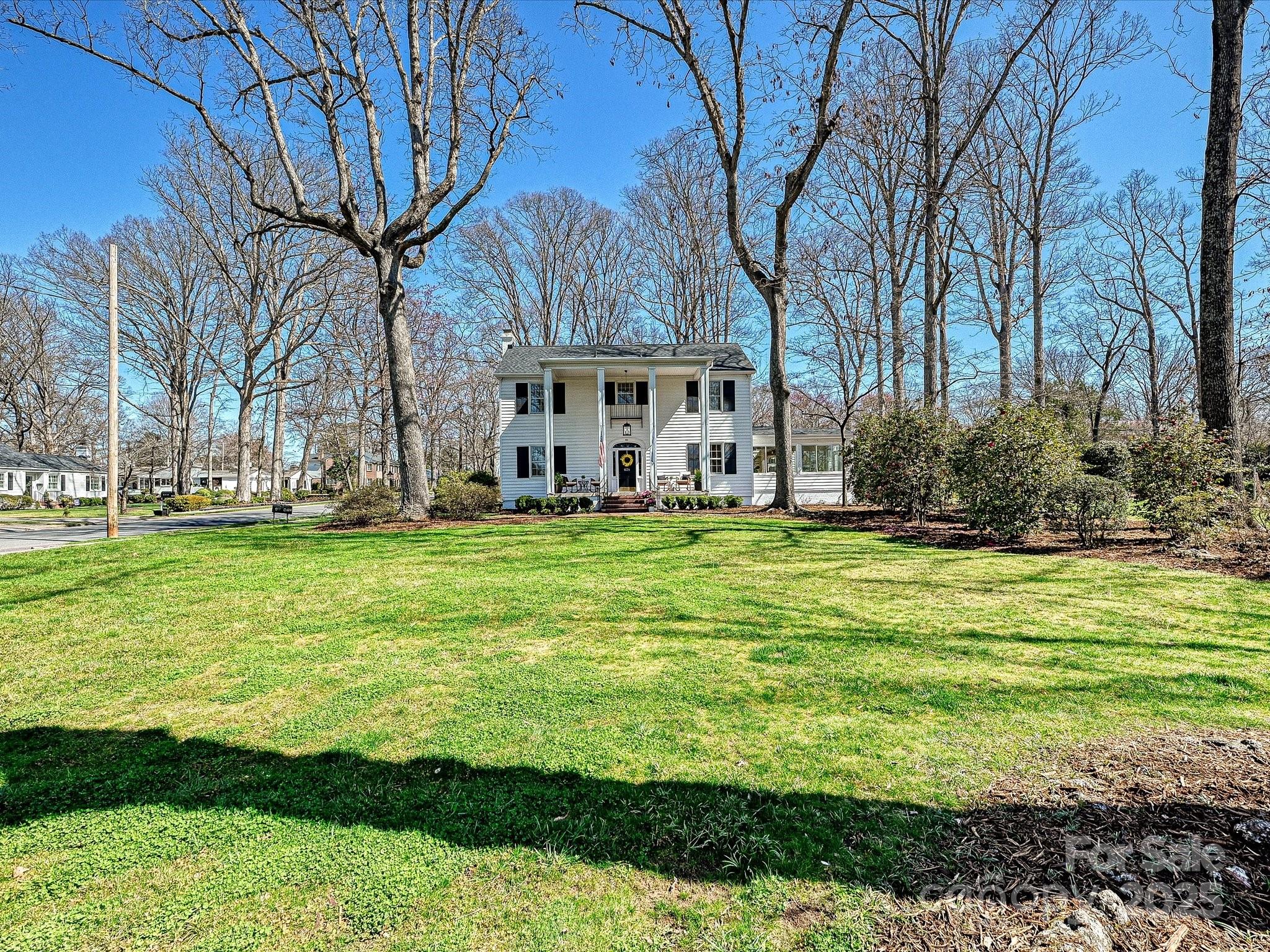 638 Forest Lane