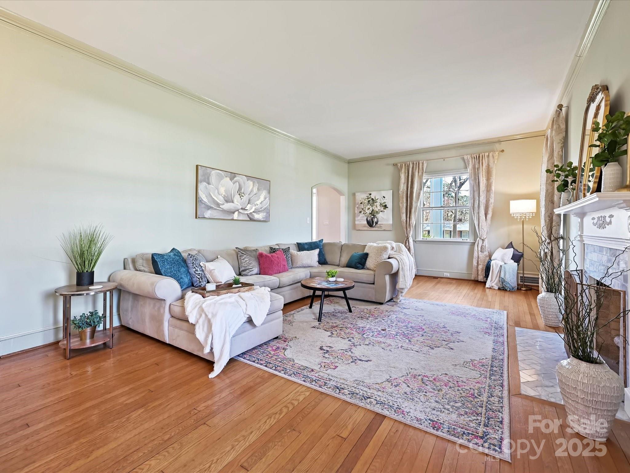 638 Forest Lane