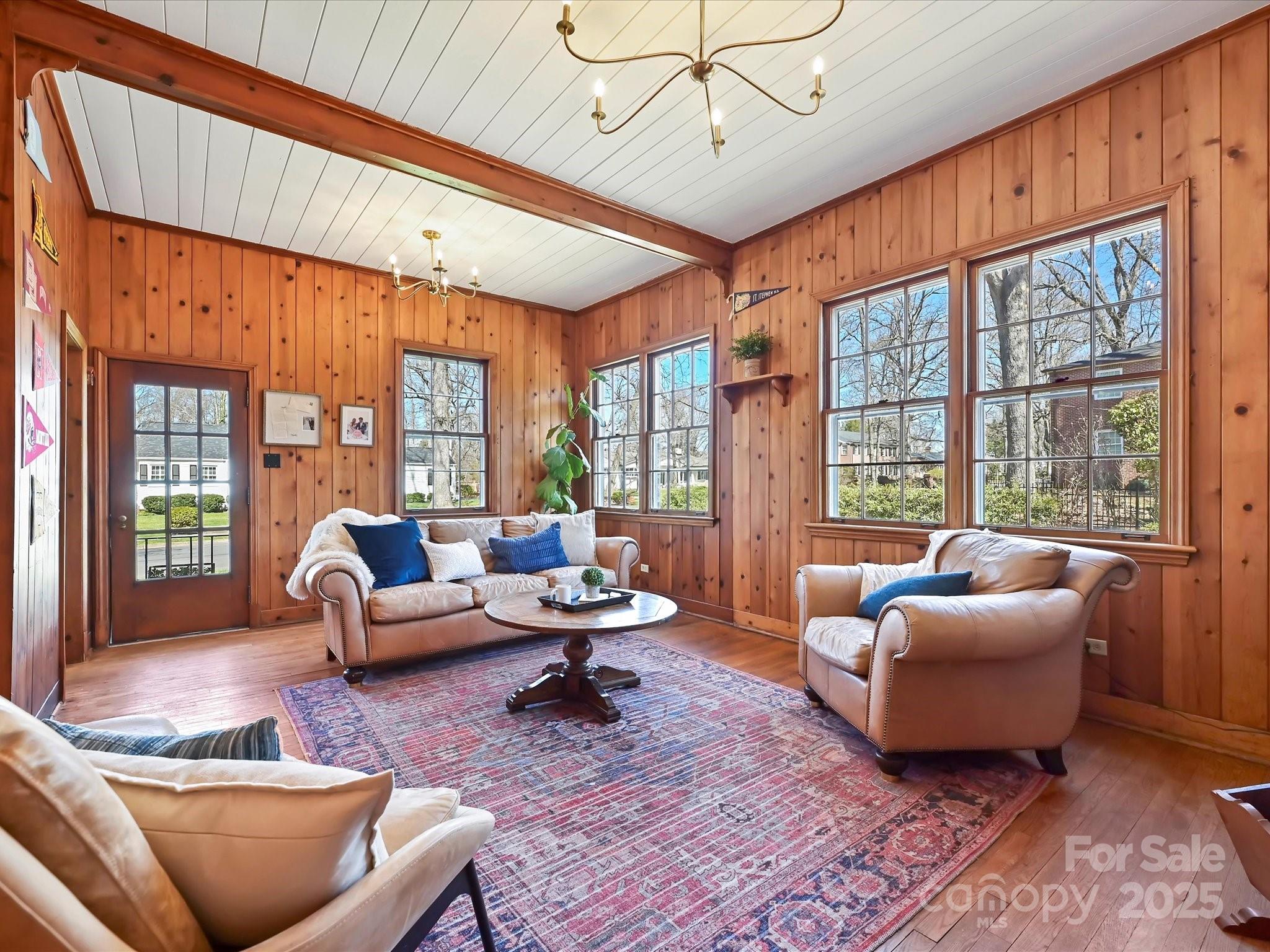 638 Forest Lane