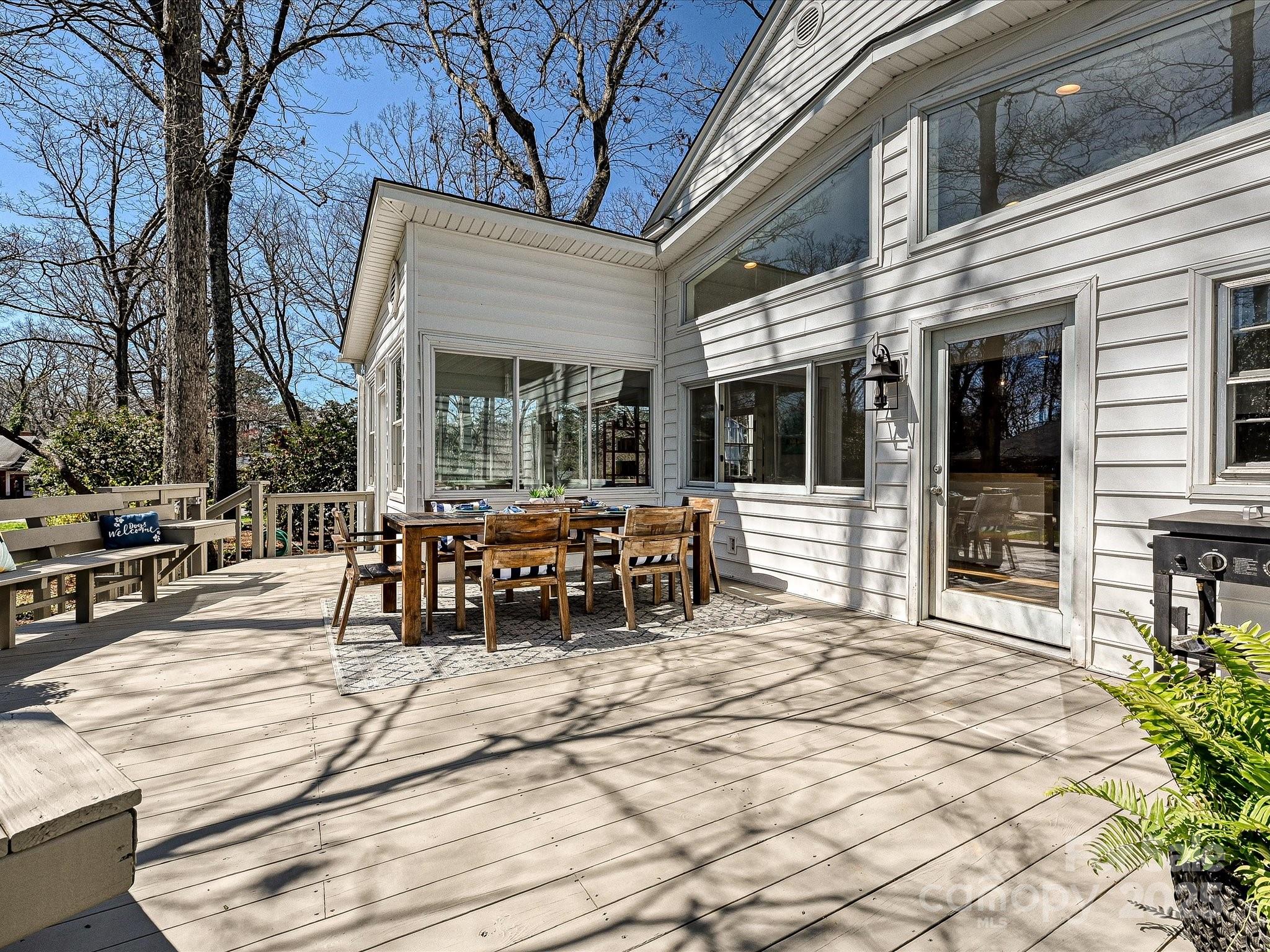 638 Forest Lane