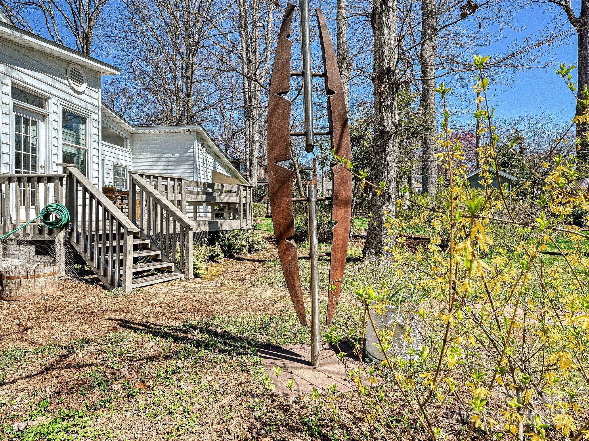 638 Forest Lane