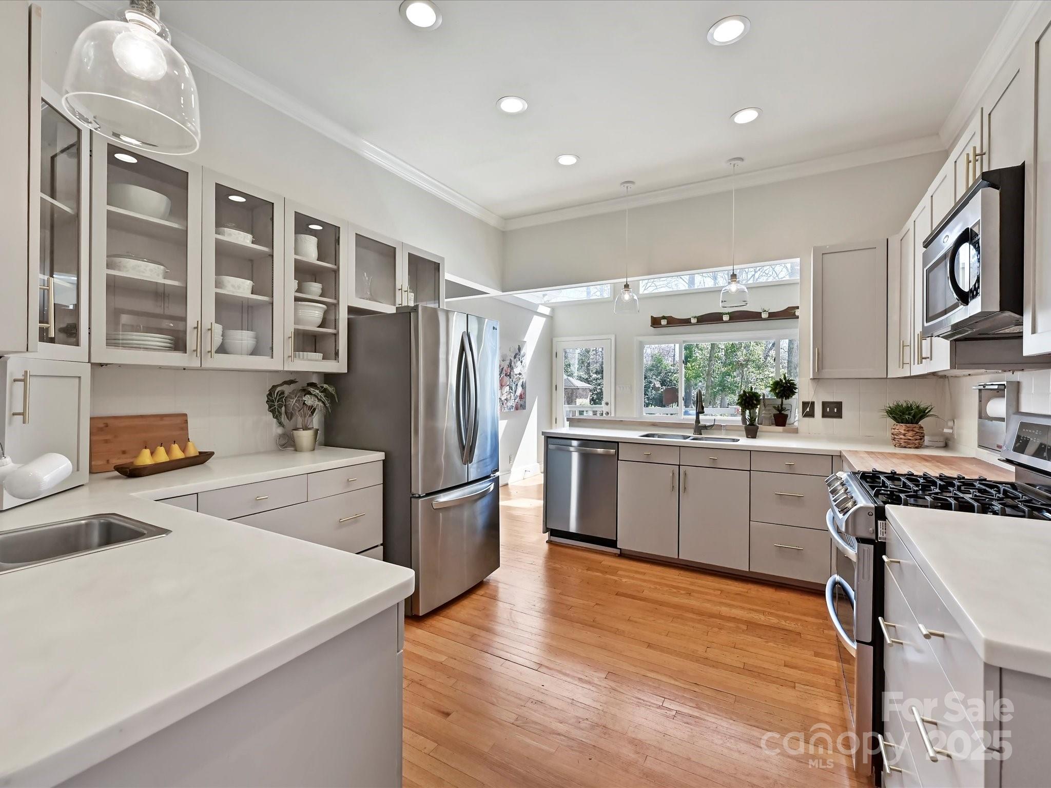 638 Forest Lane
