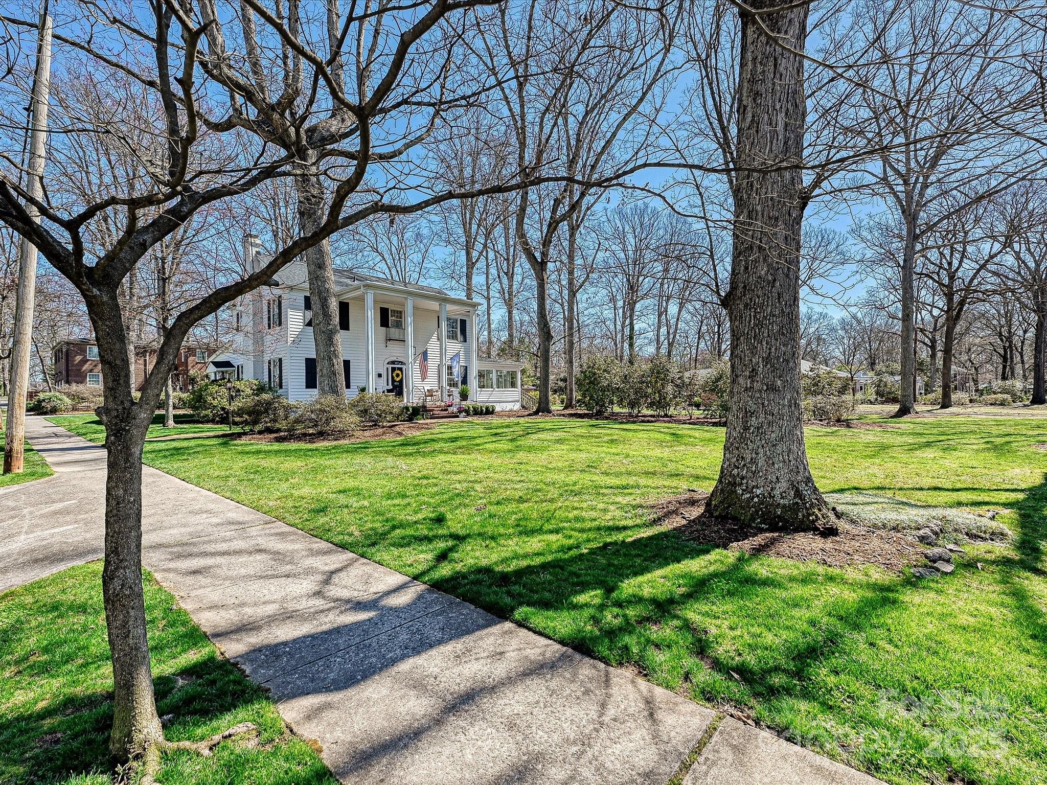 638 Forest Lane