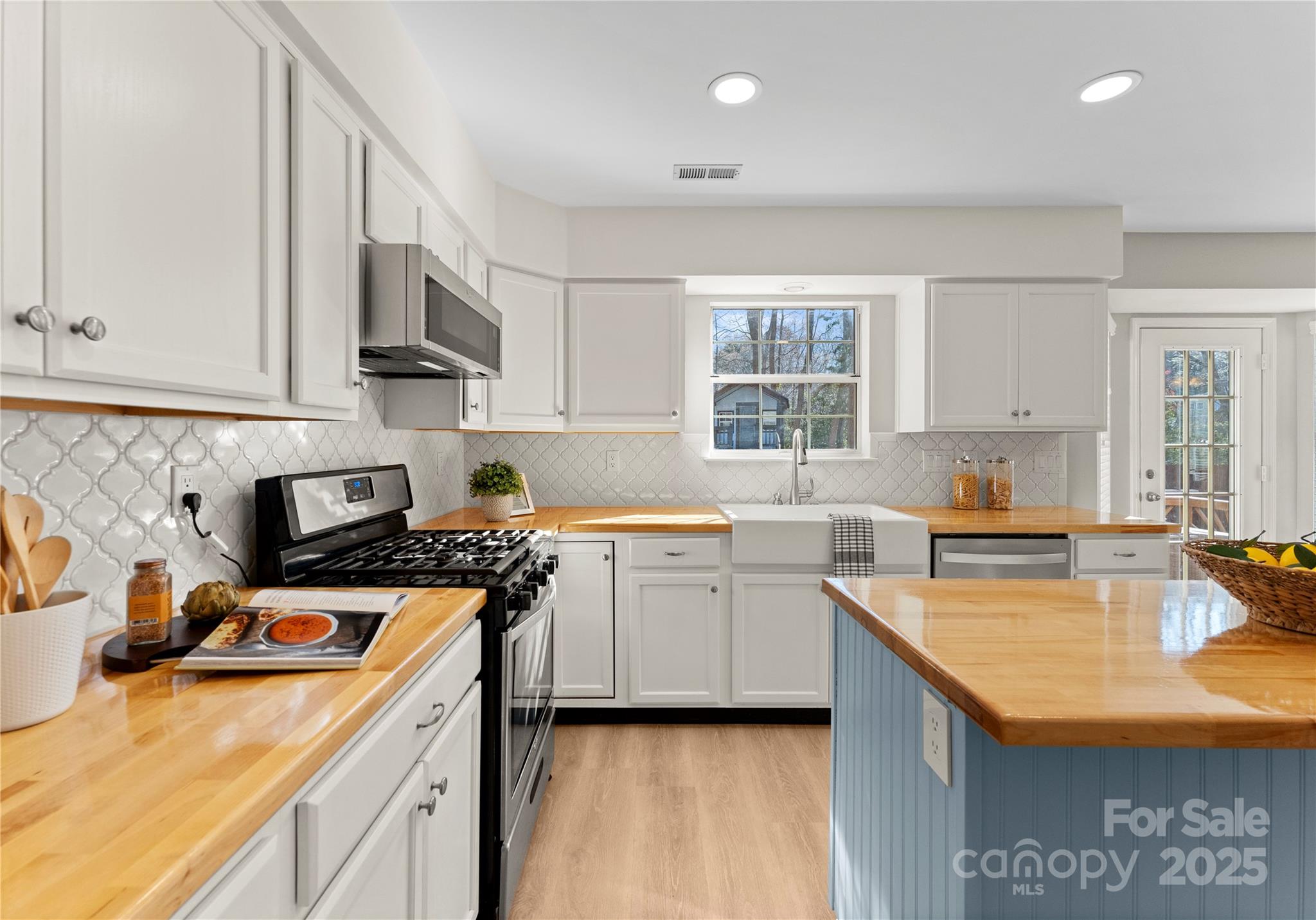 3017 Laurelwood Drive