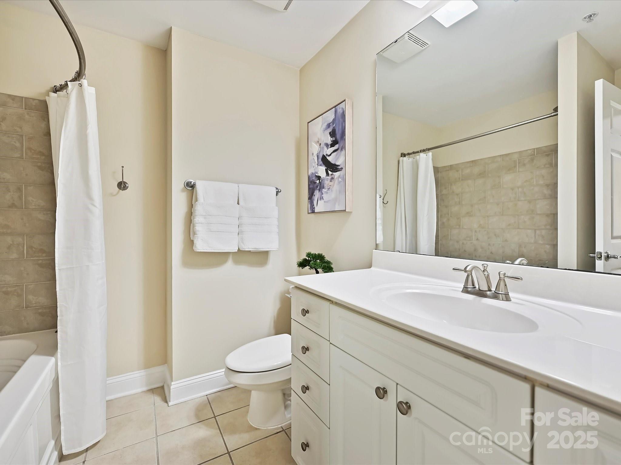 300 W 5th Street Unit: 402
