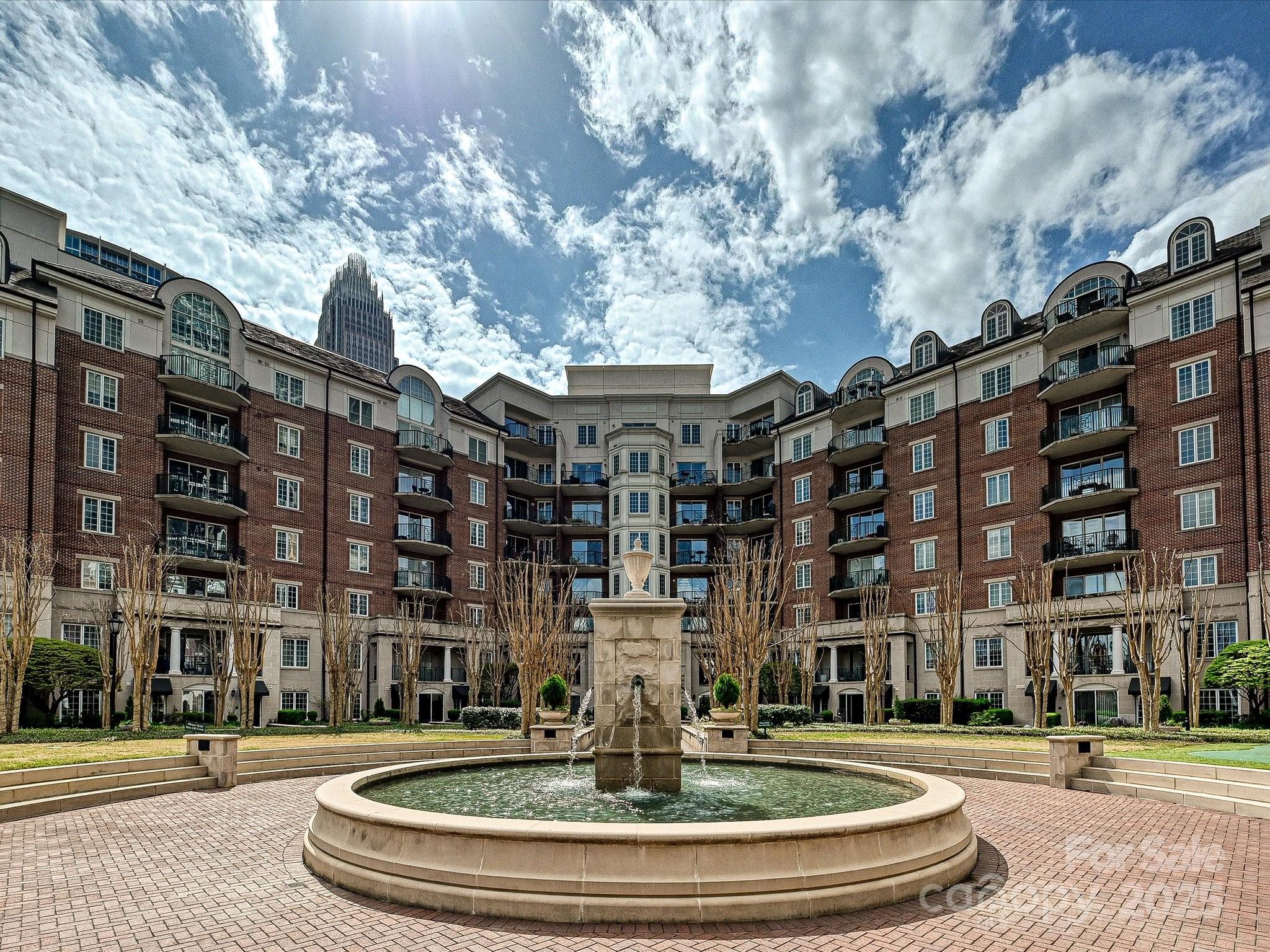 300 W 5th Street Unit: 402