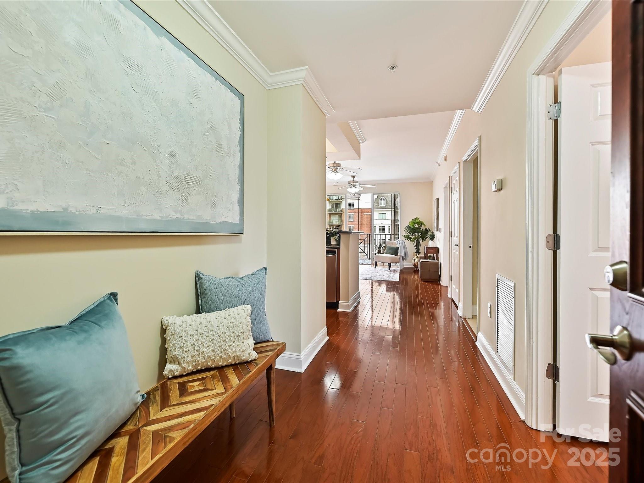 300 W 5th Street Unit: 402