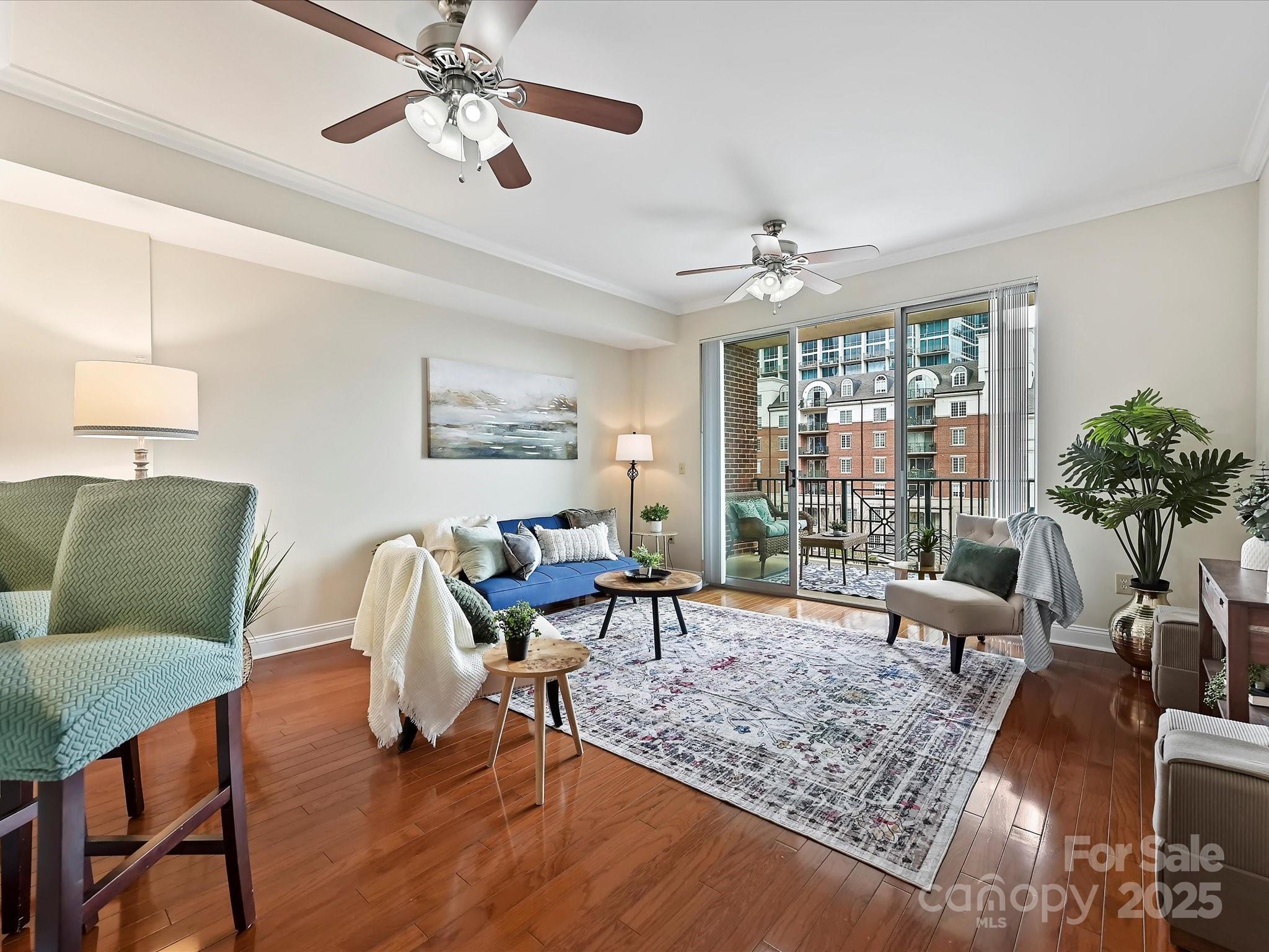 300 W 5th Street Unit: 402