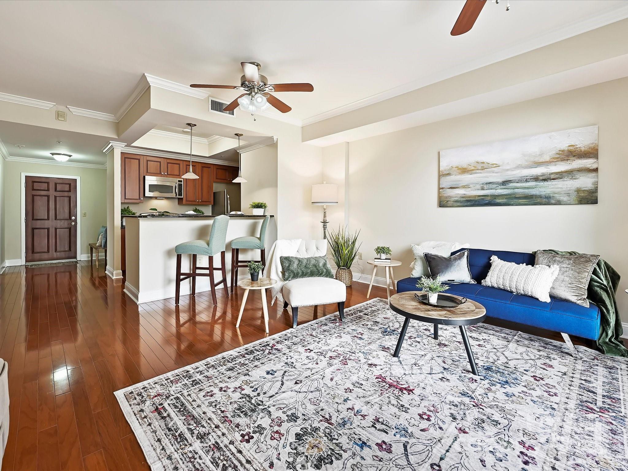 300 W 5th Street Unit: 402