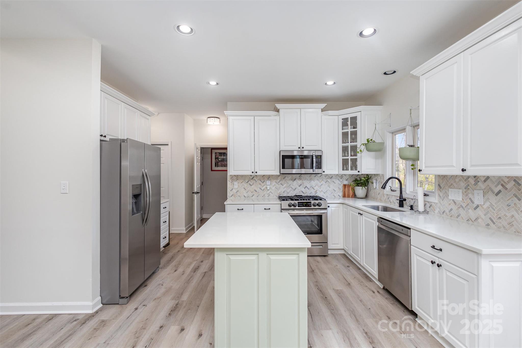 6087 Diamond Place