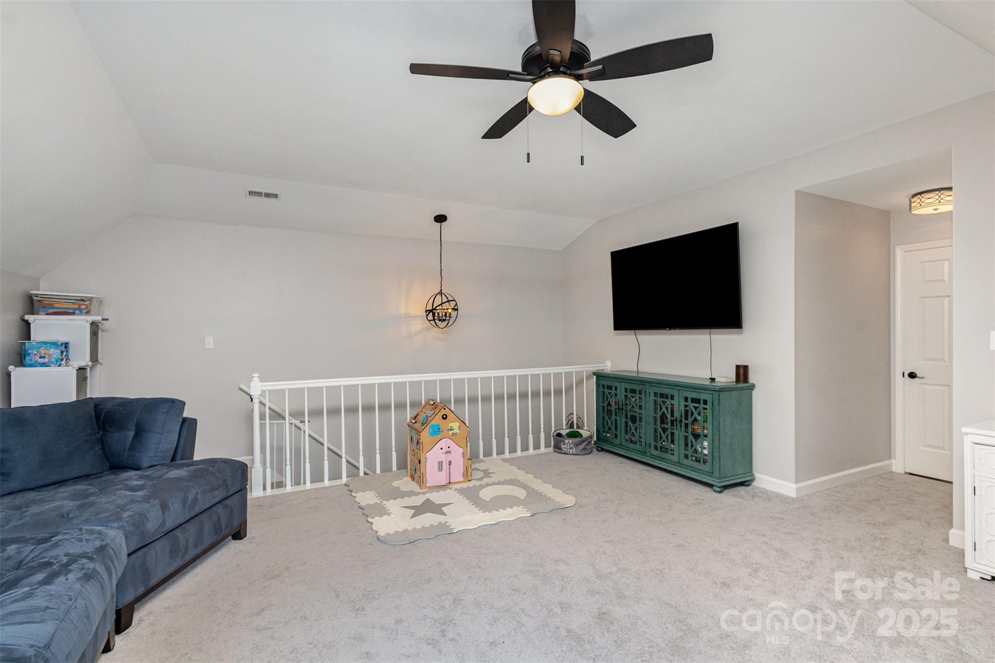 6087 Diamond Place