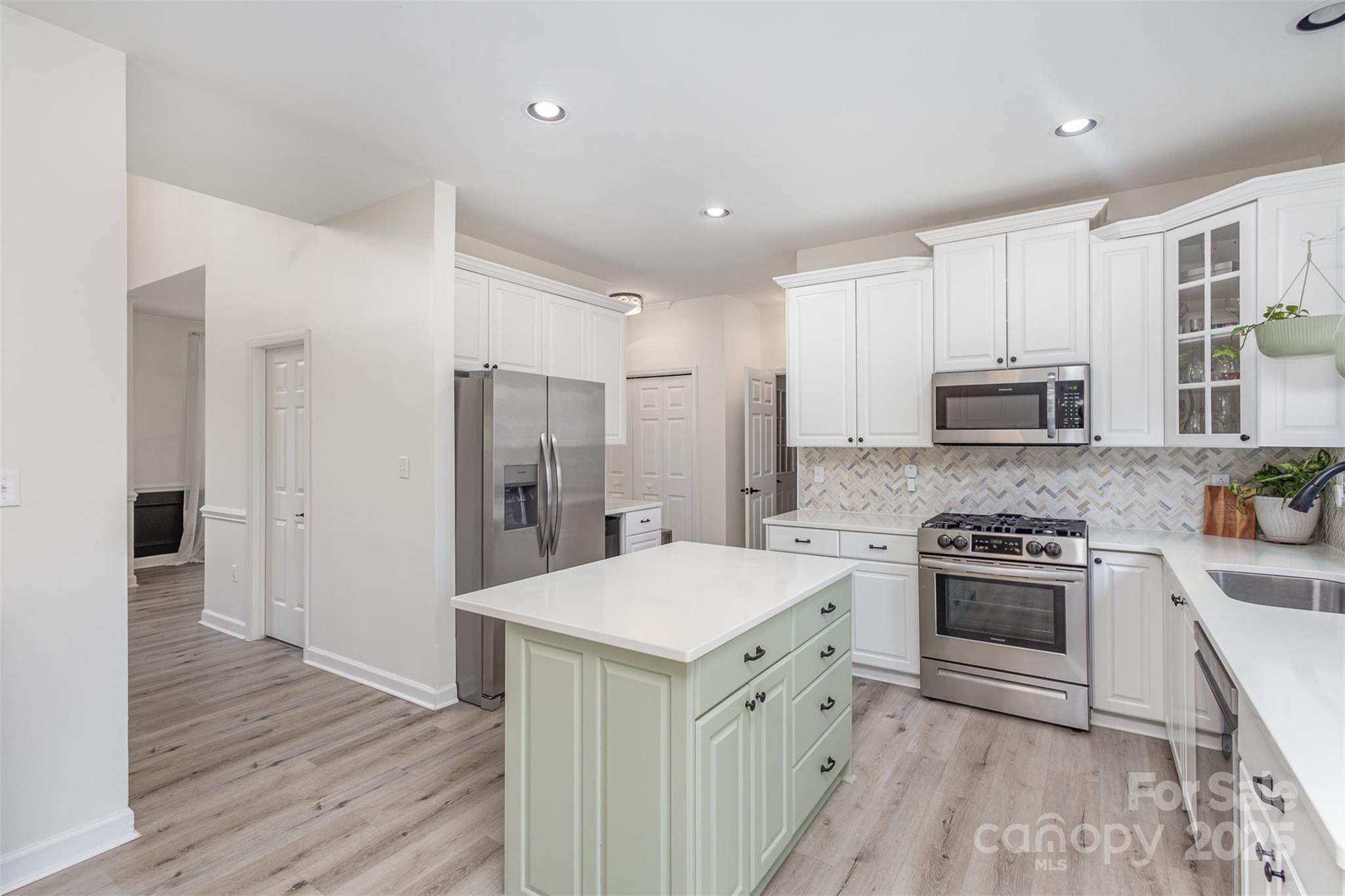 6087 Diamond Place