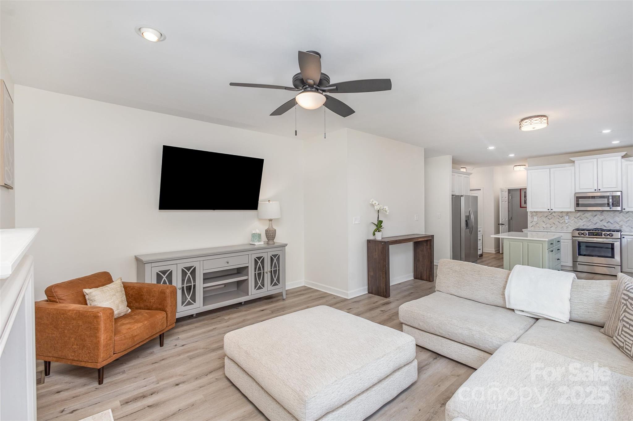 6087 Diamond Place
