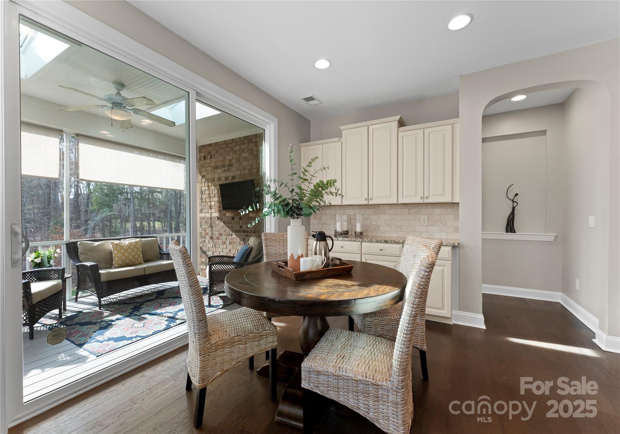 1406 Smoketree Court