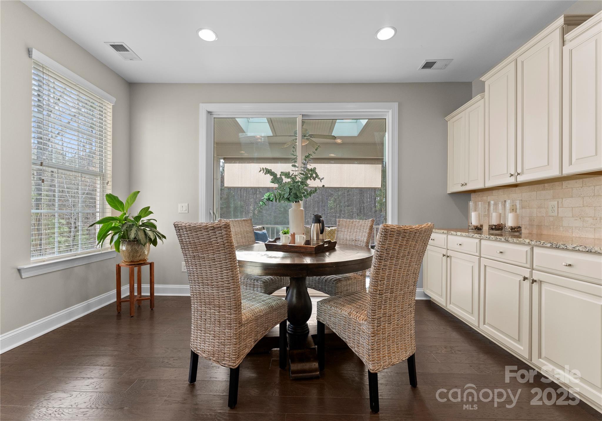 1406 Smoketree Court