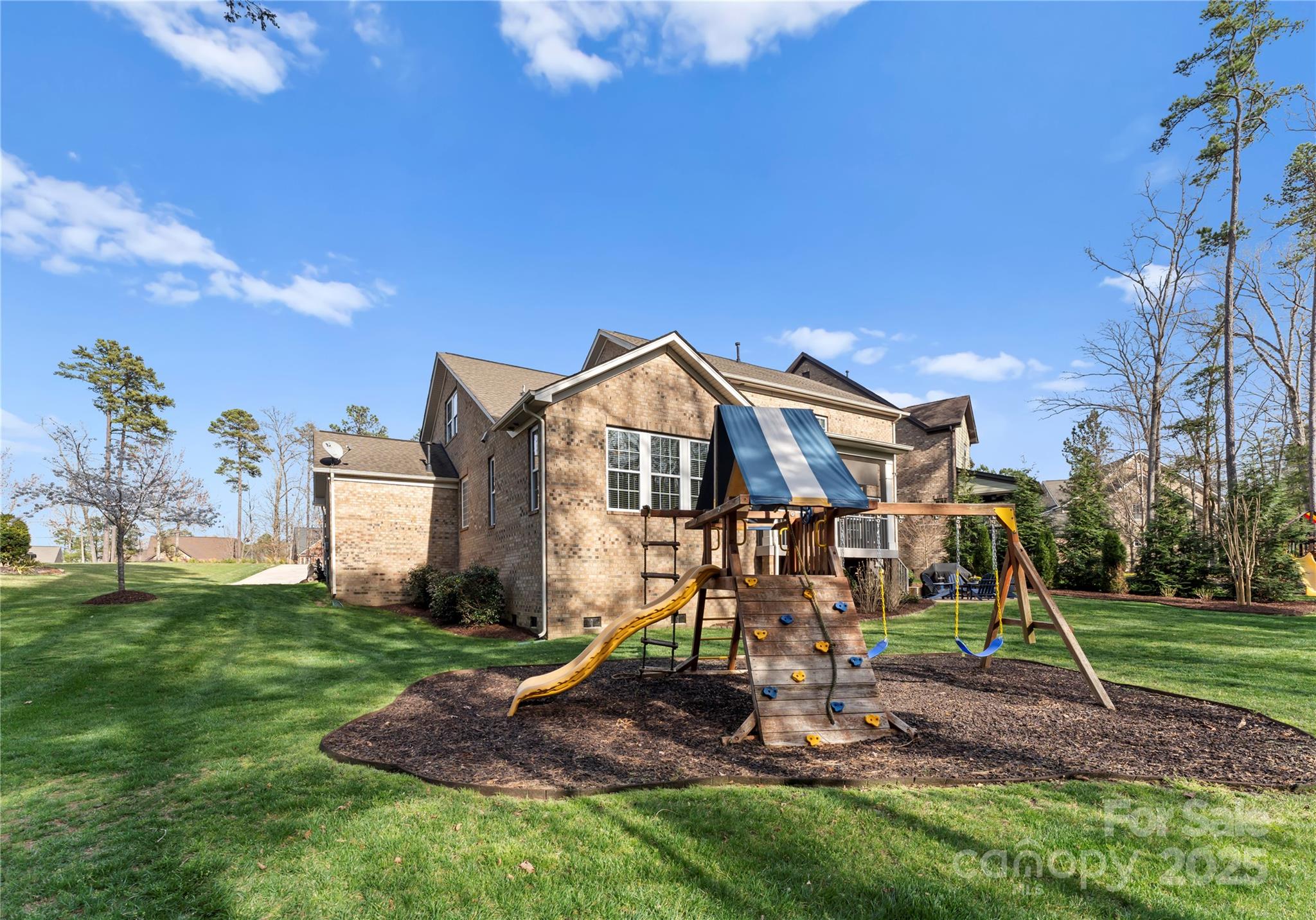 1406 Smoketree Court