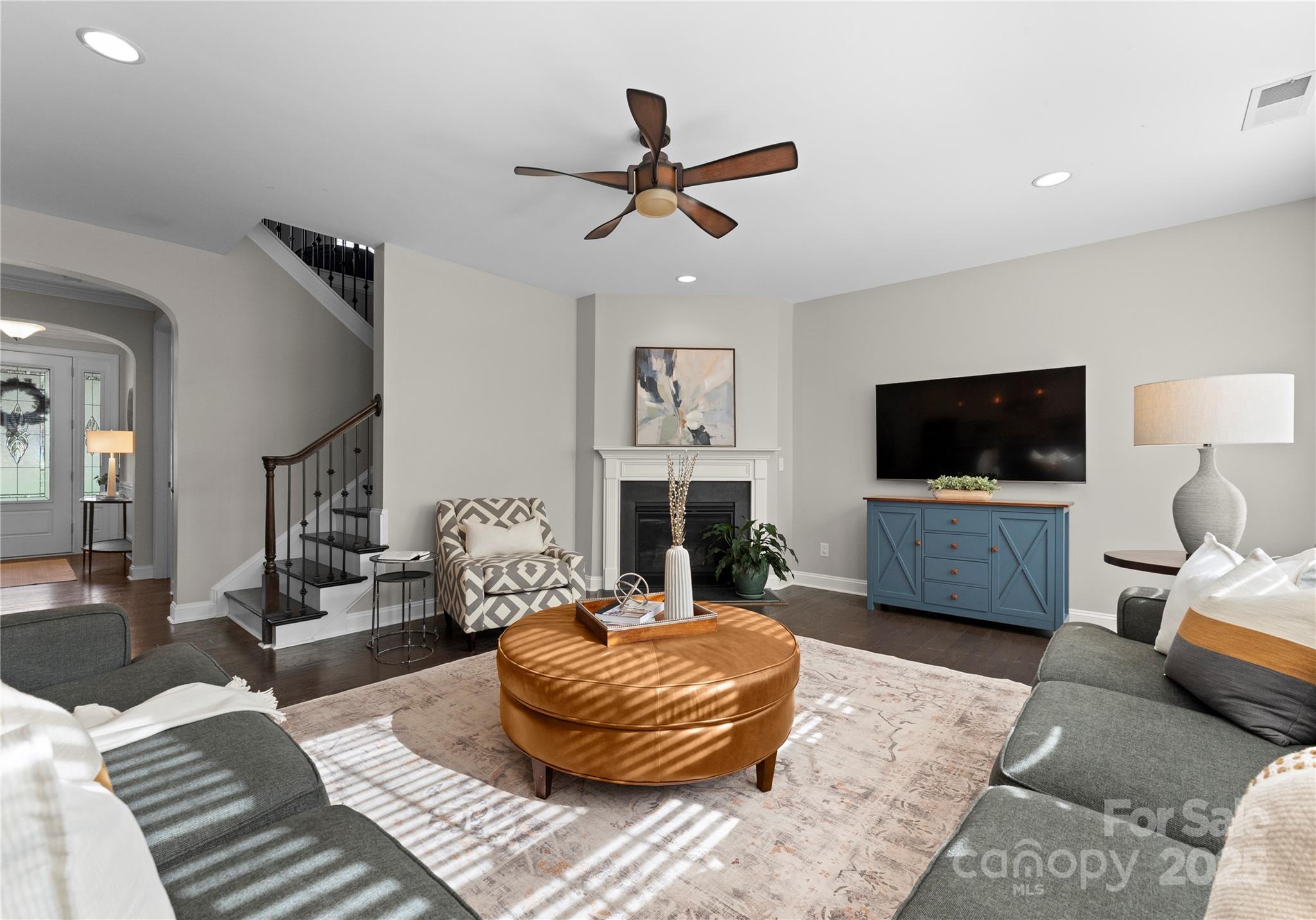 1406 Smoketree Court
