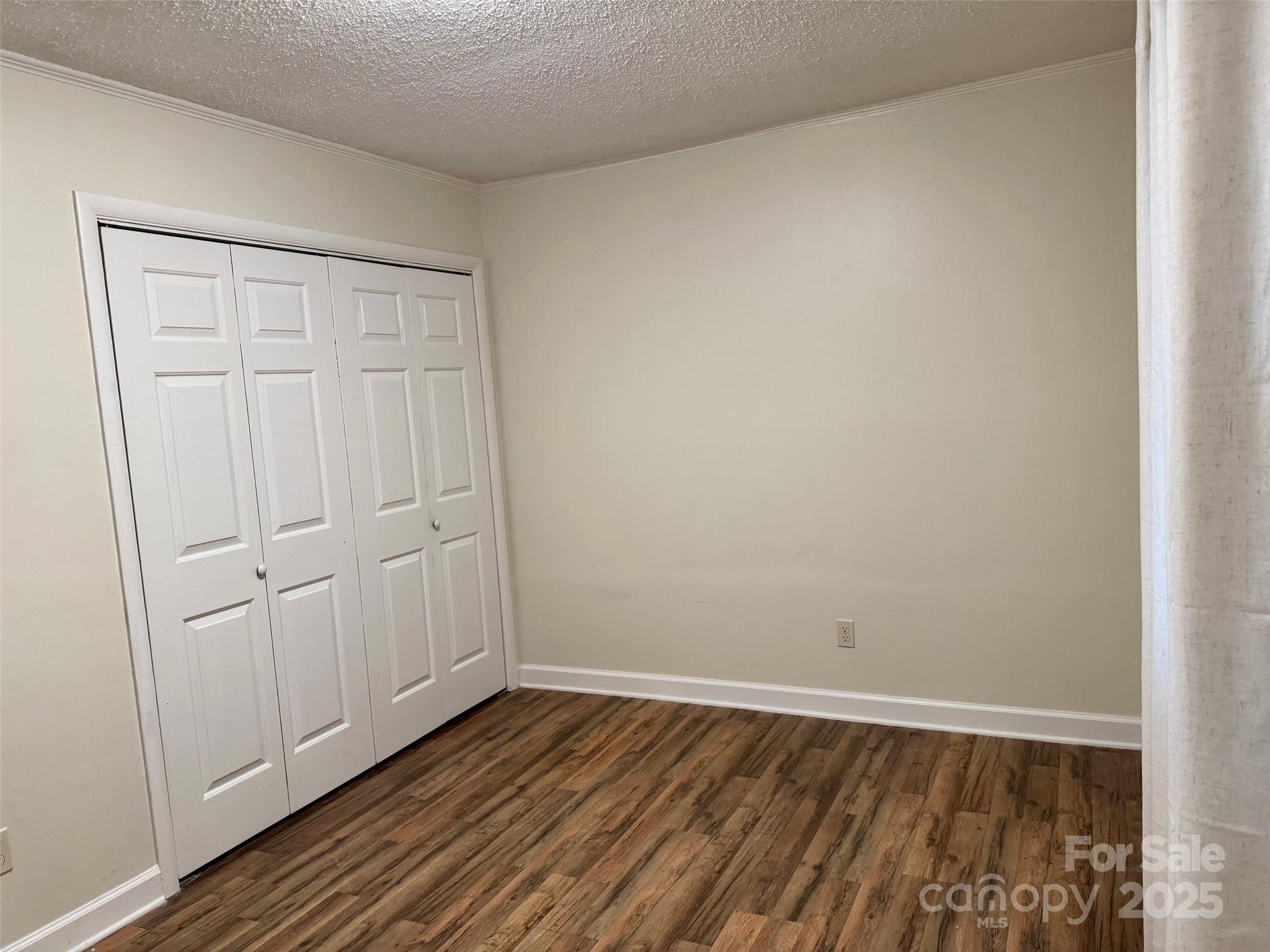 4805 Horizon Circle
