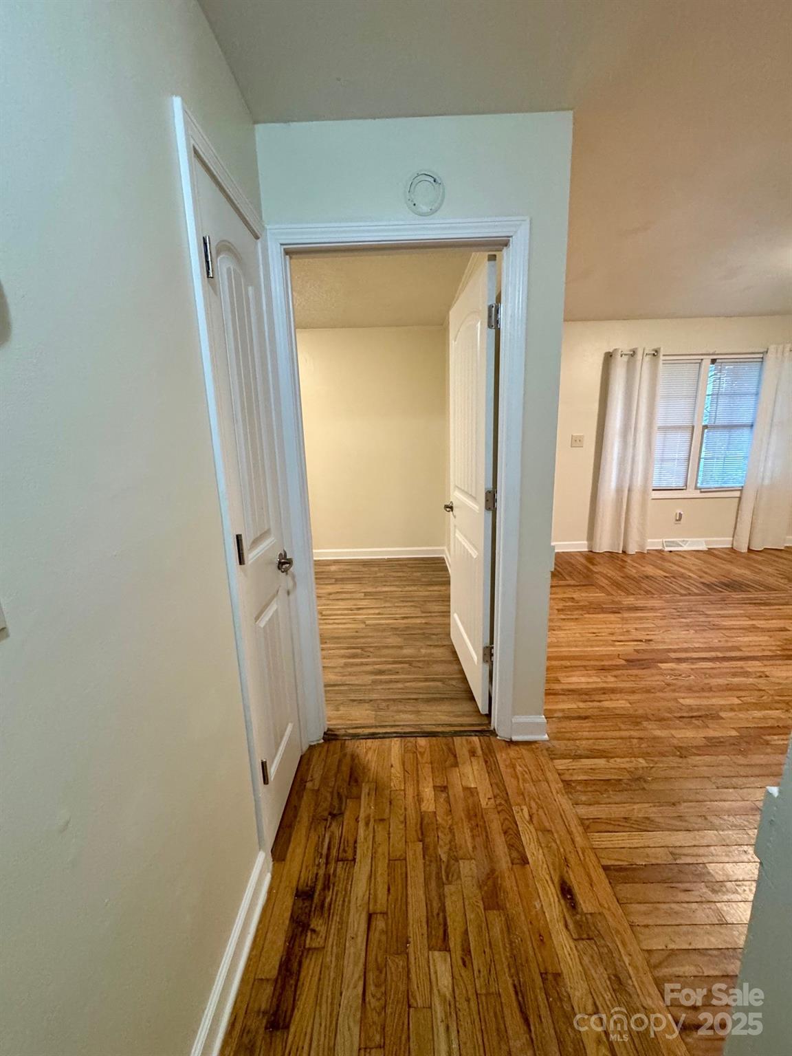 4805 Horizon Circle