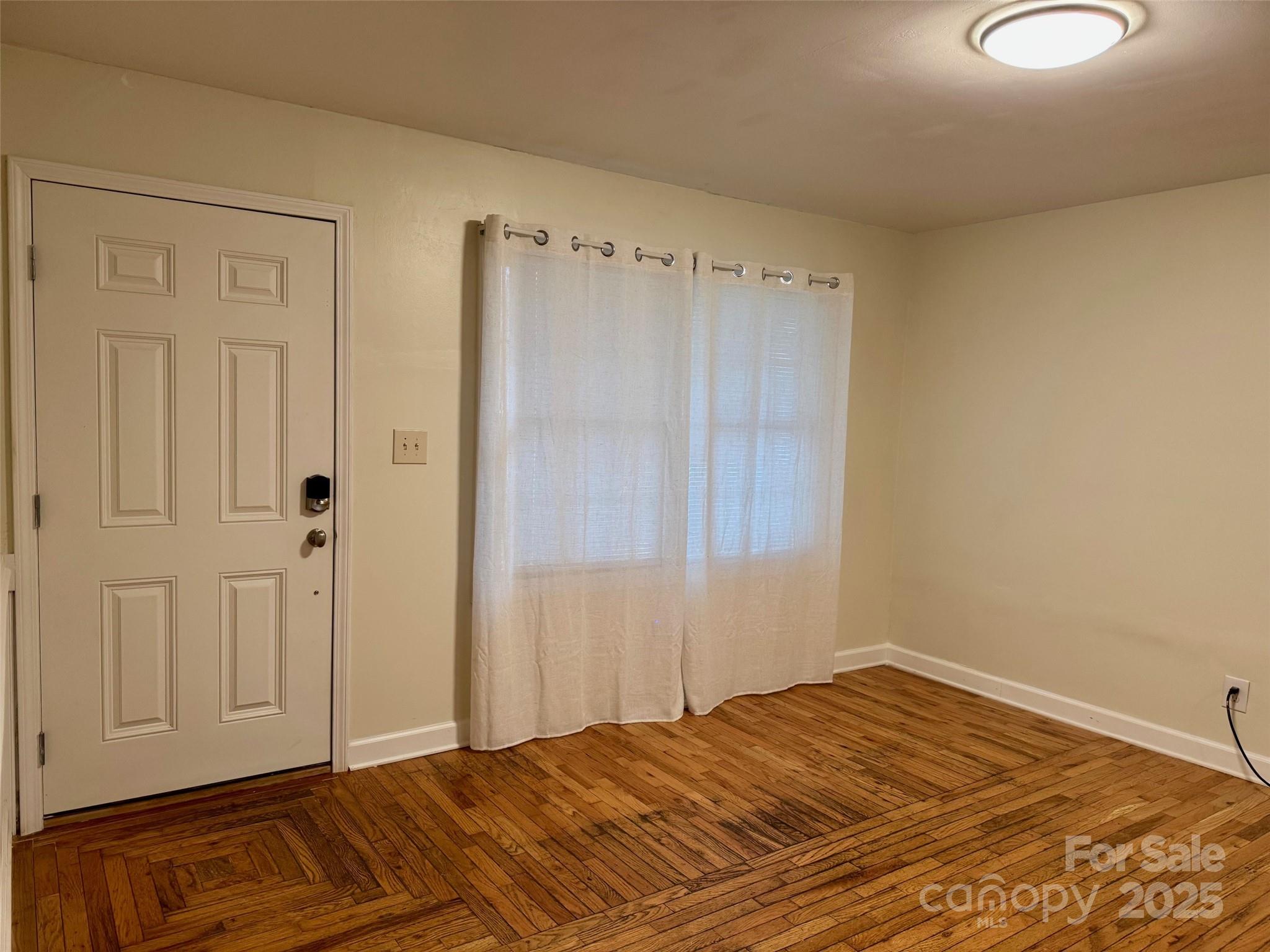 4805 Horizon Circle